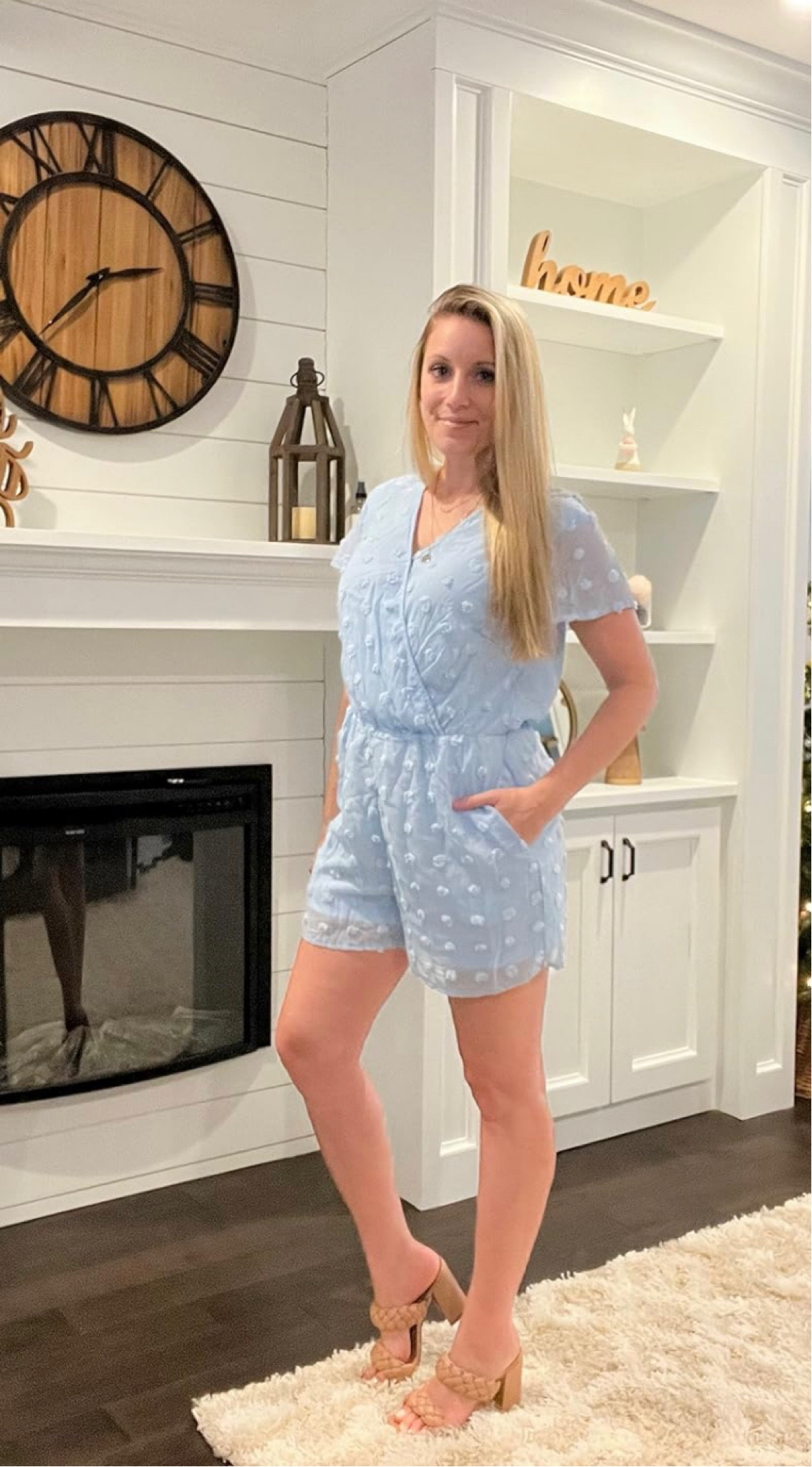 A romper with pockets! 🙌🏼


#LTKSeasonal #LTKfindsunder50 #LTKstyletip