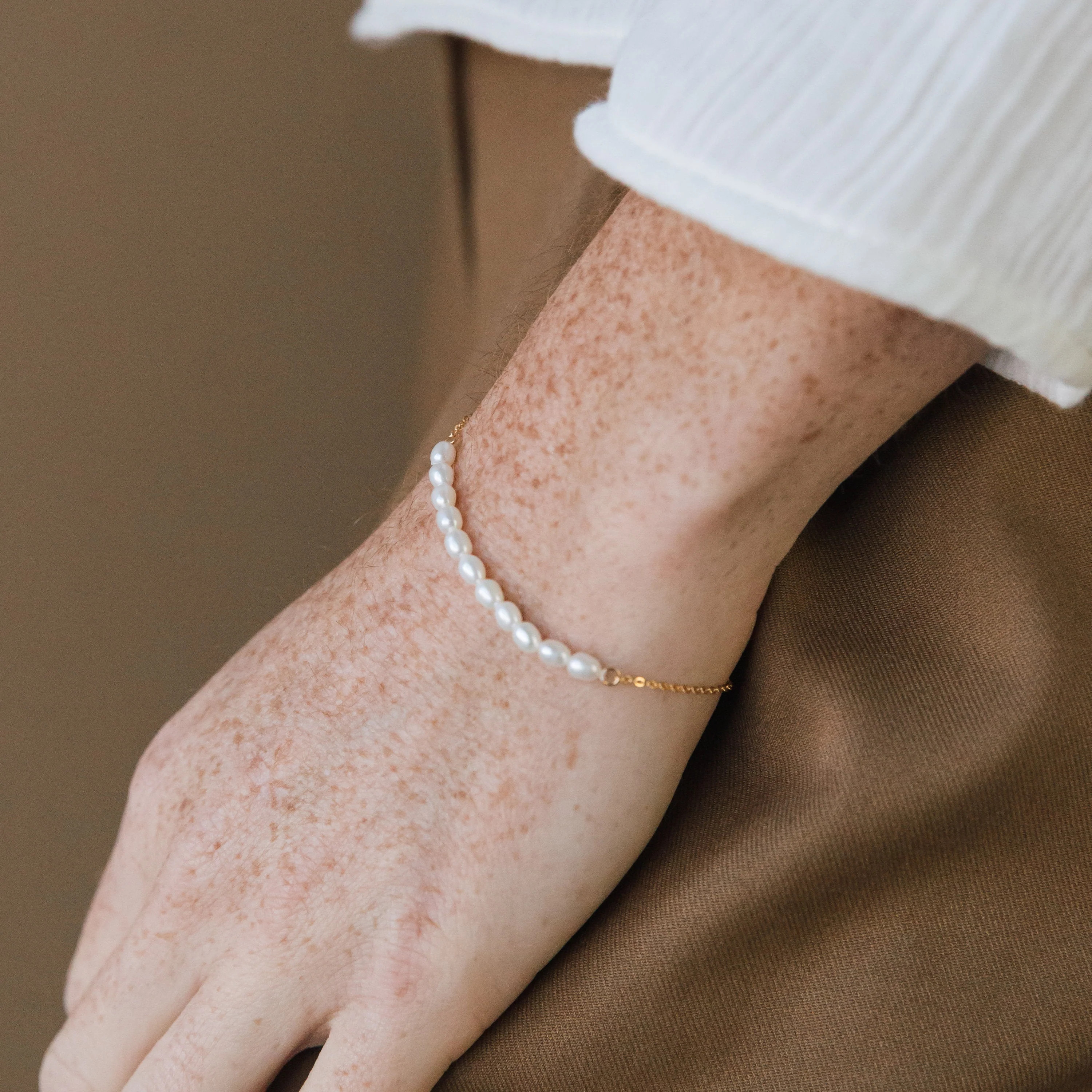 Pearl Bead Bracelet | Caitlyn Minimalist