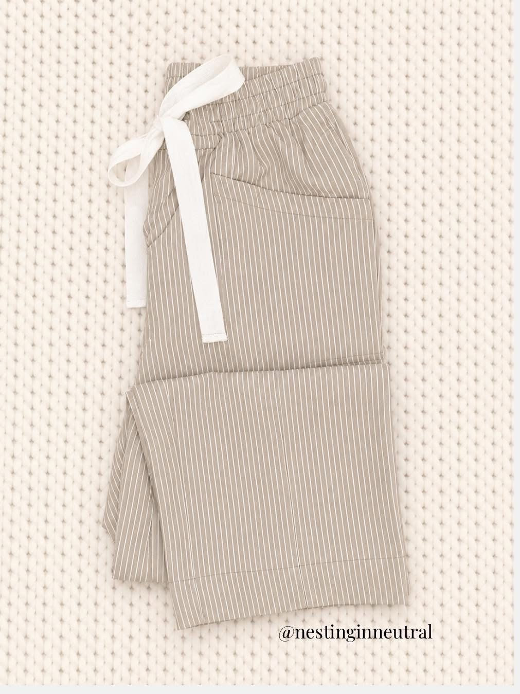 Finally on SALE!! The most fabulous summer pants! Stretchy waistband and wide leg perfection! 
Loooove that drawstring.

#LTKWorkwear #LTKSaleAlert #LTKU