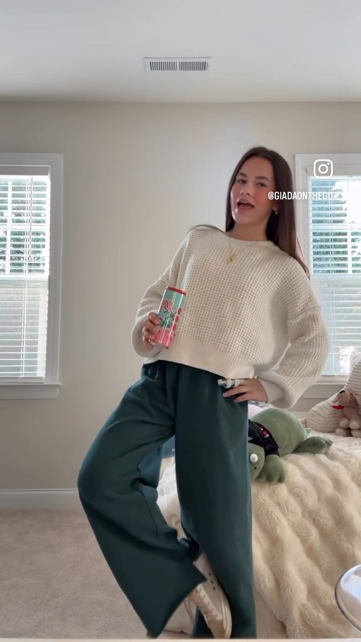 Buying all the gifts for me!
Wearing size XS sweater
Wearing size XS sweatpants
Living for this green color right now and sales at both retailers!!!

Tween influencer 
Tween girl clothes
Holiday casual

#LTKSaleAlert #LTKKids #LTKFindsUnder50