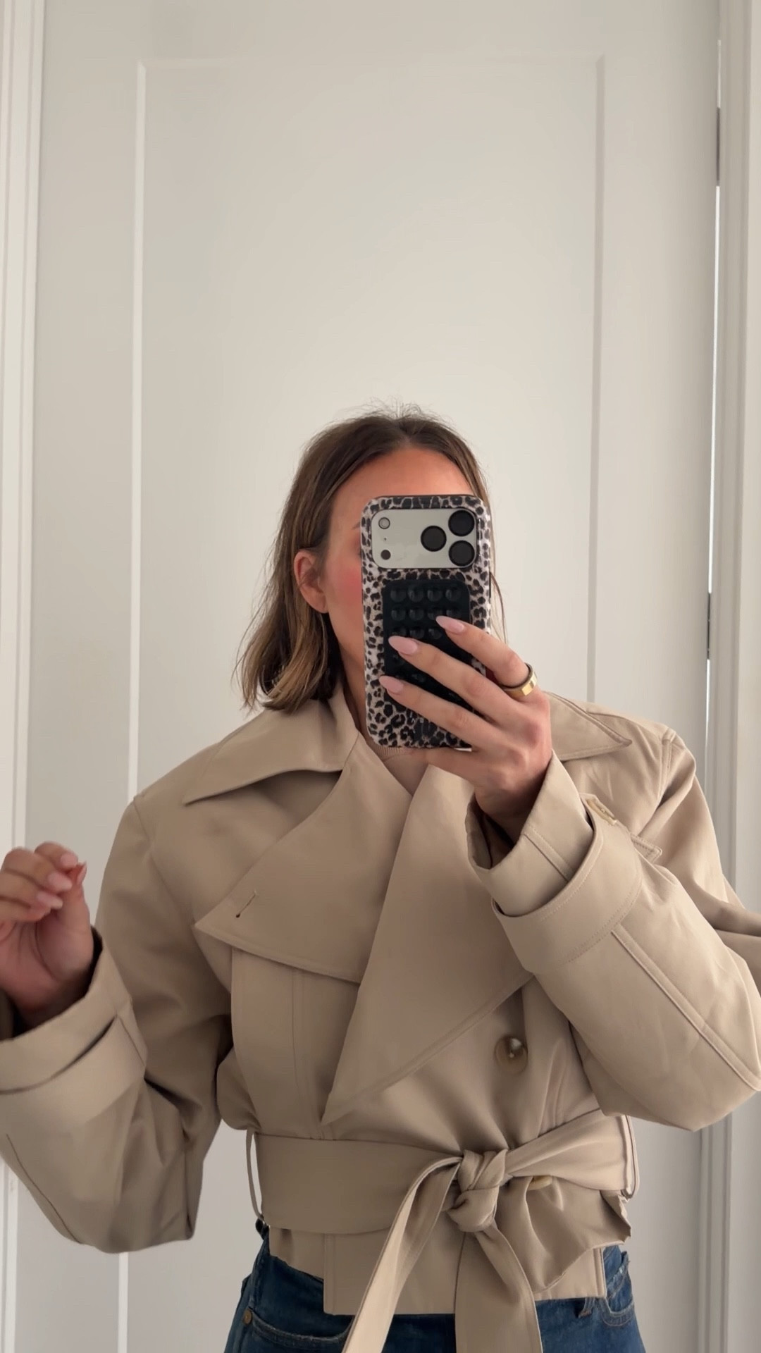 Wearing a small and the trench coat. Jeans run tts. I just talked to the Amazon sweatshirt into my jeans so you can’t see it peeking out on the bottom. wearing a medium in the sweatshirt.


#LTKdayinmylife #LTKSeasonal #LTKootd