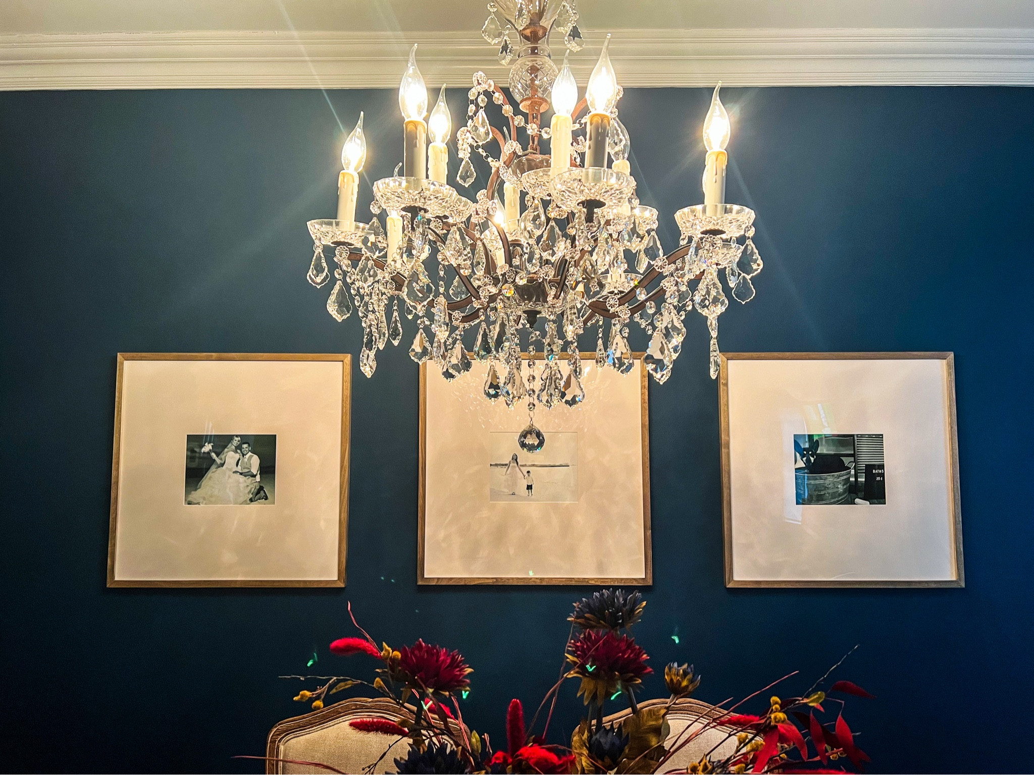 Pottery Barn gallery wall 25x25 square picture frames

#gallerywall #squareframe #pictureframe #potterybarn

#LTKstyletip #LTKhome #LTKfamily