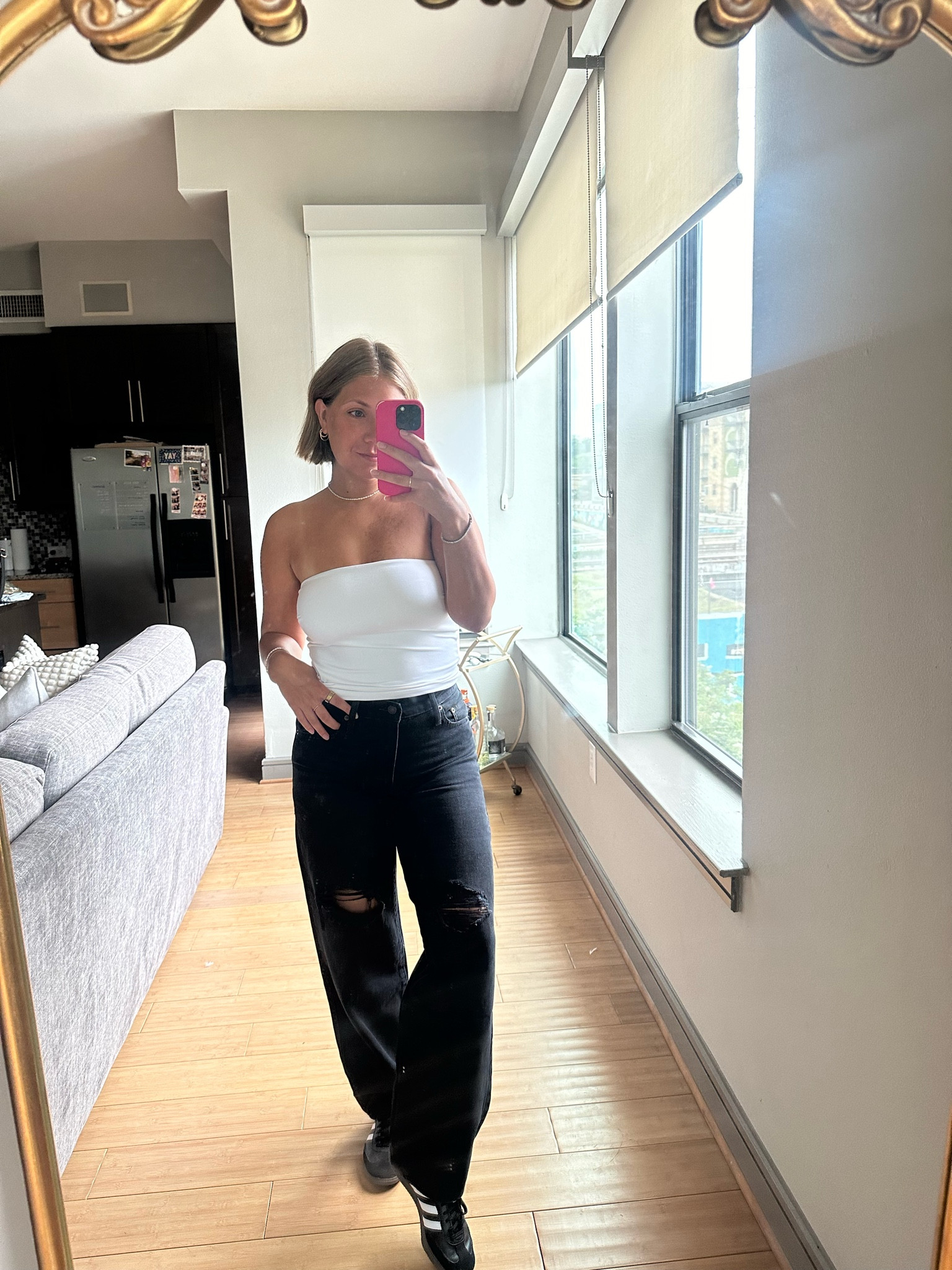 🤍🖤 sized down in jeans 