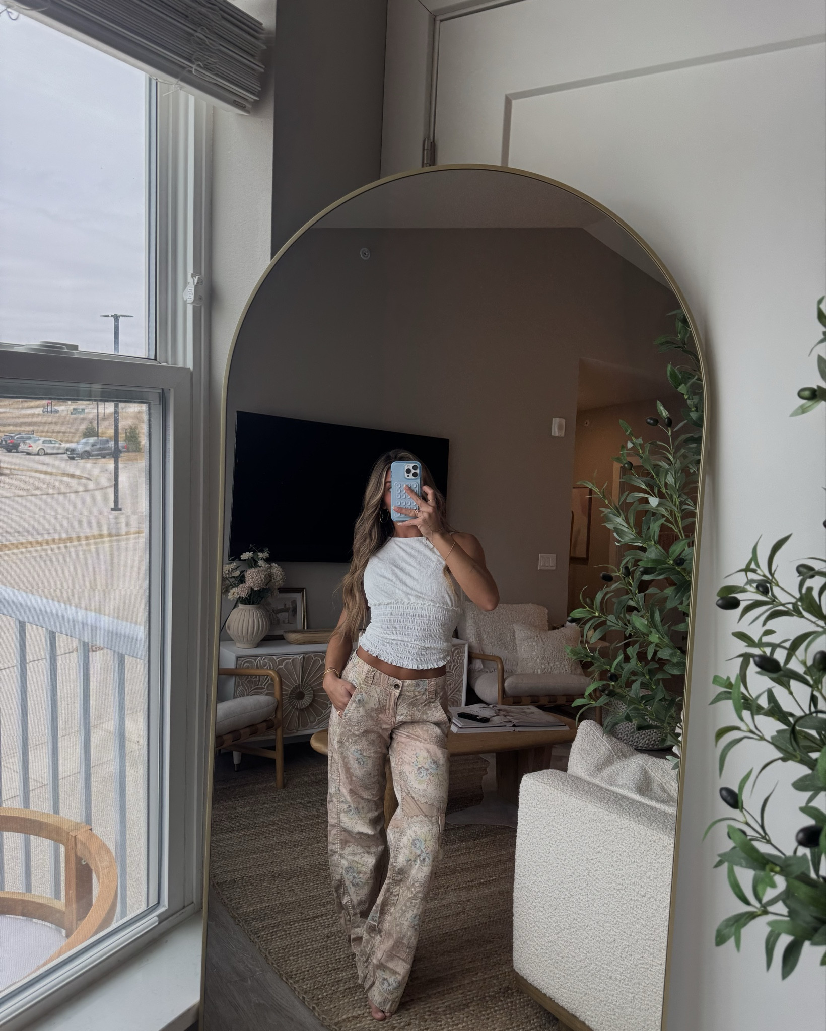 perfect spring outfits from @urbanoutfitters! 🫶🏽✨ 
 
#uopartner #uocommunity 