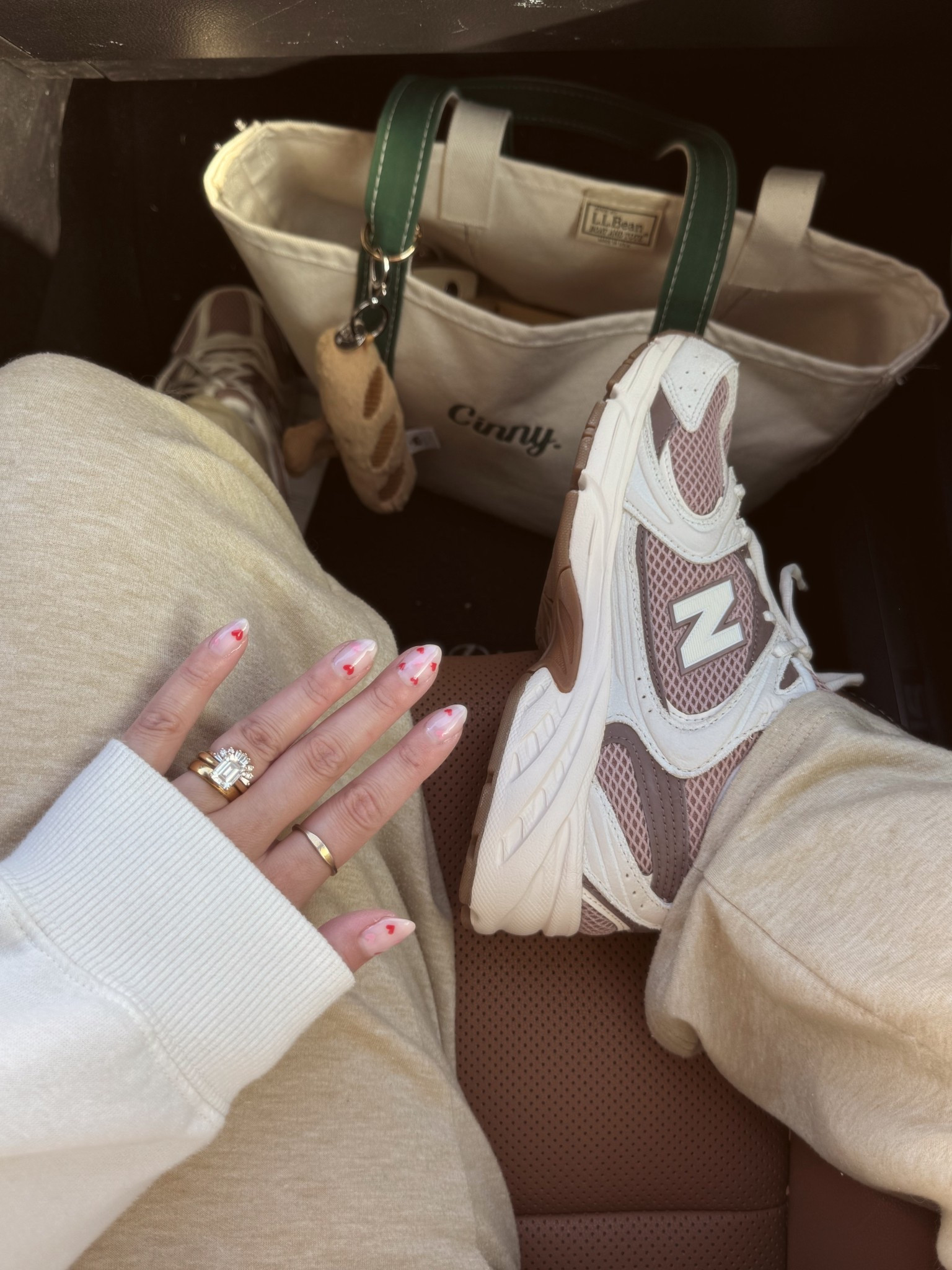 Comfy, cute, and caffeinated 💅🏼☕
My go-to weekend uniform: neutral sweats, classic New Balances, and my monogrammed LL Bean tote (aka the carry-all that never lets me down).
Obsessed with how these tiny heart nails pulled the whole look together 🫶

#LTKStyle
#LTKUnder100
#WeekendOOTD
#ComfyAndCute
#InMyLTK
#NewBalanceStyle
#LLBeanTote
#NeutralStyle
#CasualOOTD
#NailInspo
#EverydayAesthetic
#CozyStyle
#MonogramEverything
#LTKFashion


#LTKValentine #LTKootd #LTKdayinmylife