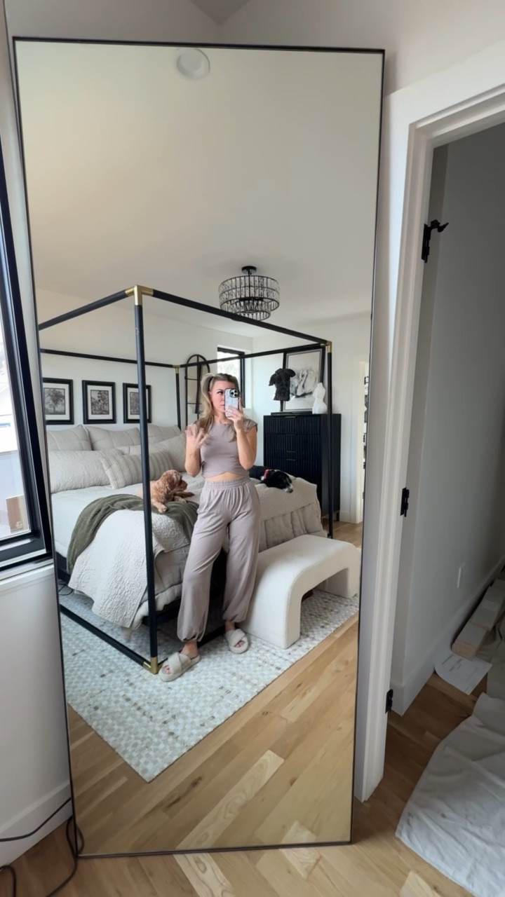 Home bedroom decor black simple bedroom mirror interior home design tan hotshot crossover set and slippers

Wearing smalls  

#LTKHome #LTKSeasonal #LTKFamily