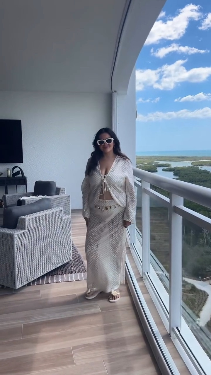 Bach outfits 🐚💍🌊🍸

#vacationoutfits #bachtrip #bacheloretteweekend #bachelorette #bridallooks #2025bride #bacheloretteoutfits #bridalwardrobe  #bachelorettetrip #bridetobe #beachbachelorette #whitewardrobe #bridalstyle