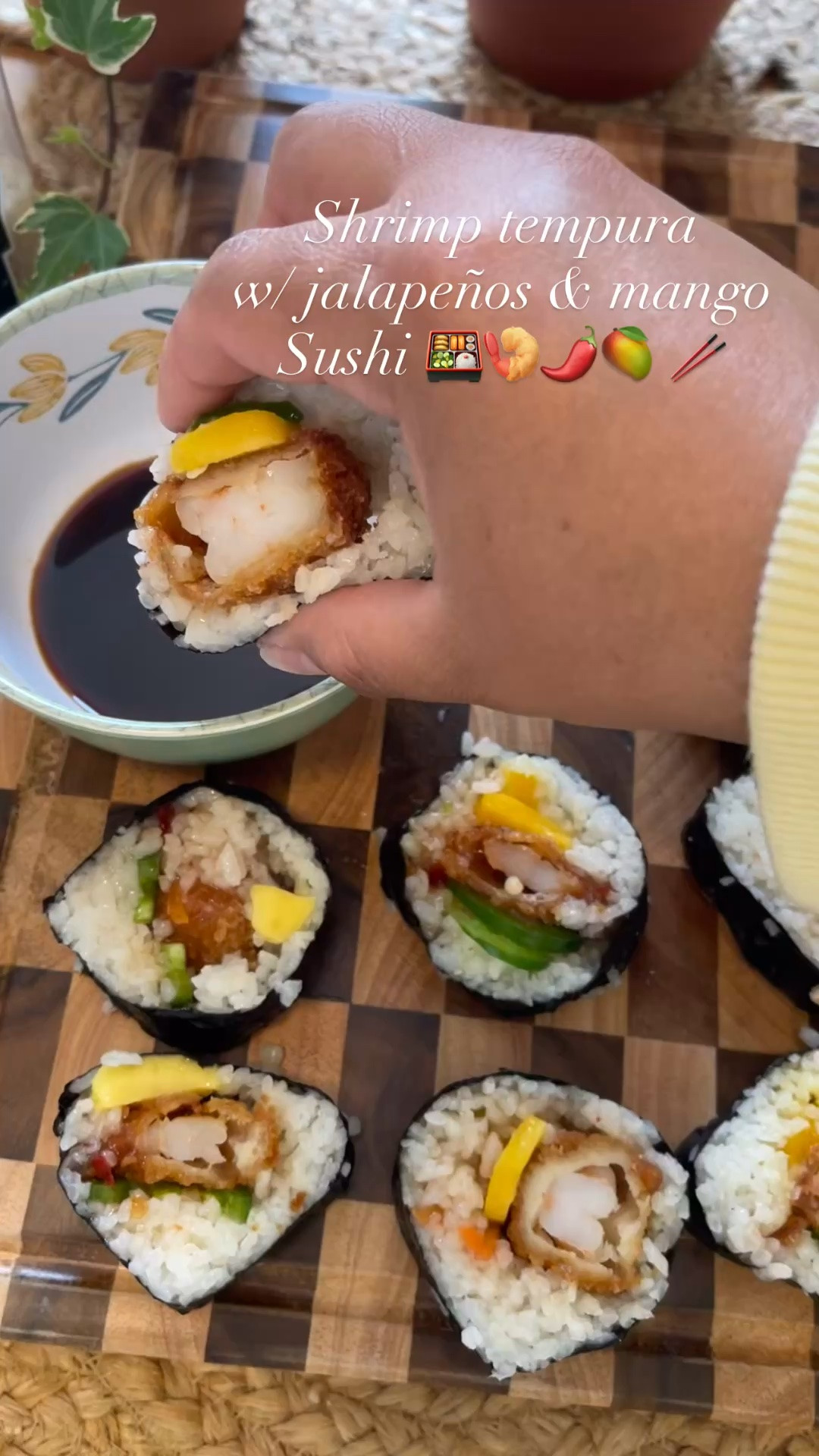 Tag someone if they don’t reply in 5 minutes they owe you a sushi dinner 🍱🍣🌶️🥭


Ingridents:
Seaweed
Sushi rice 
Jalapeño 
Shrimp tempura 
Mango
Sweet & sour sauce



ENJOY! 

#sushi #sushiroll #sushikit #food #foodlover #sushikit #homemade

#LTKfoodie #LTKmomlife #LTKHome
