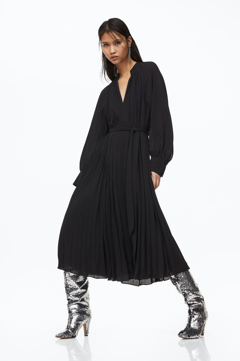 Pleated tie-belt dress | H&M (UK, MY, IN, SG, PH, TW, HK)