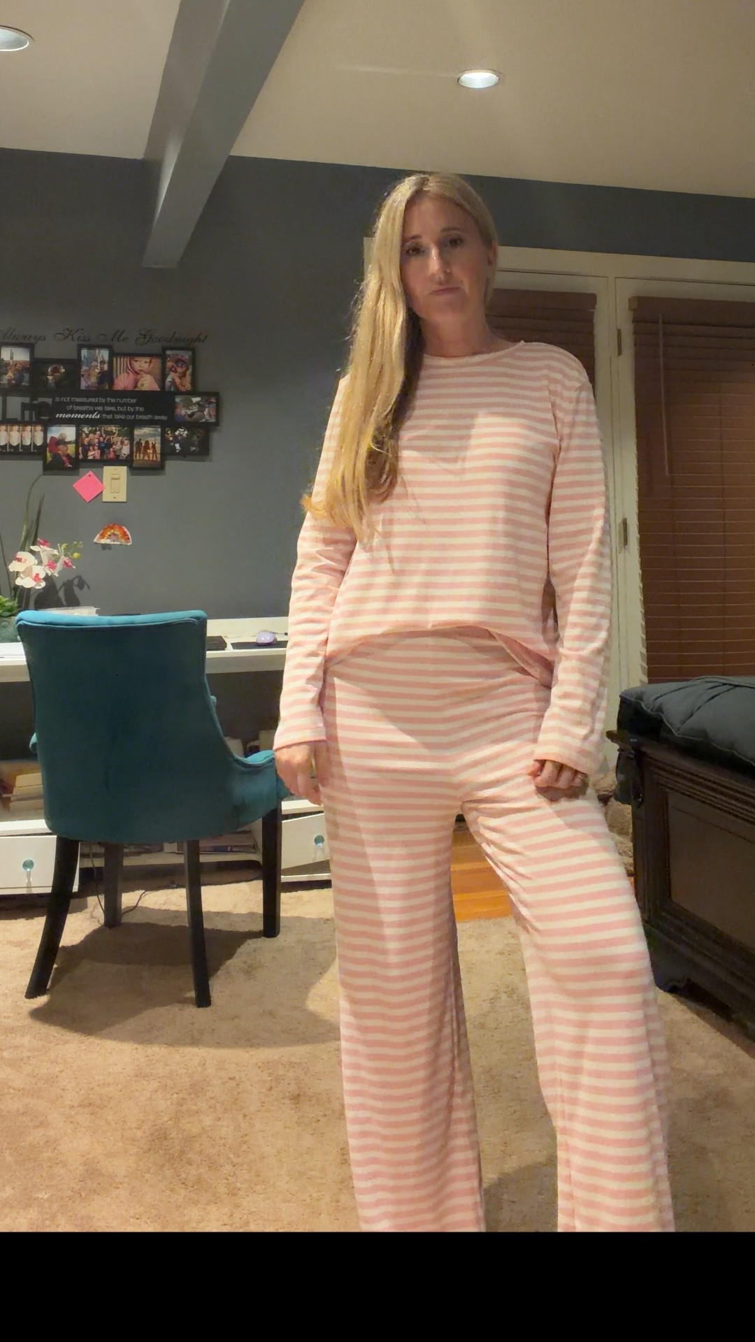 This sleep set is s comfy, so had to share it here! 🩷🎀

#pajamas #stripedpajamas #palmbeach #sleepwear #sleepset #pajamaset #cutepajamas #comfypajamas