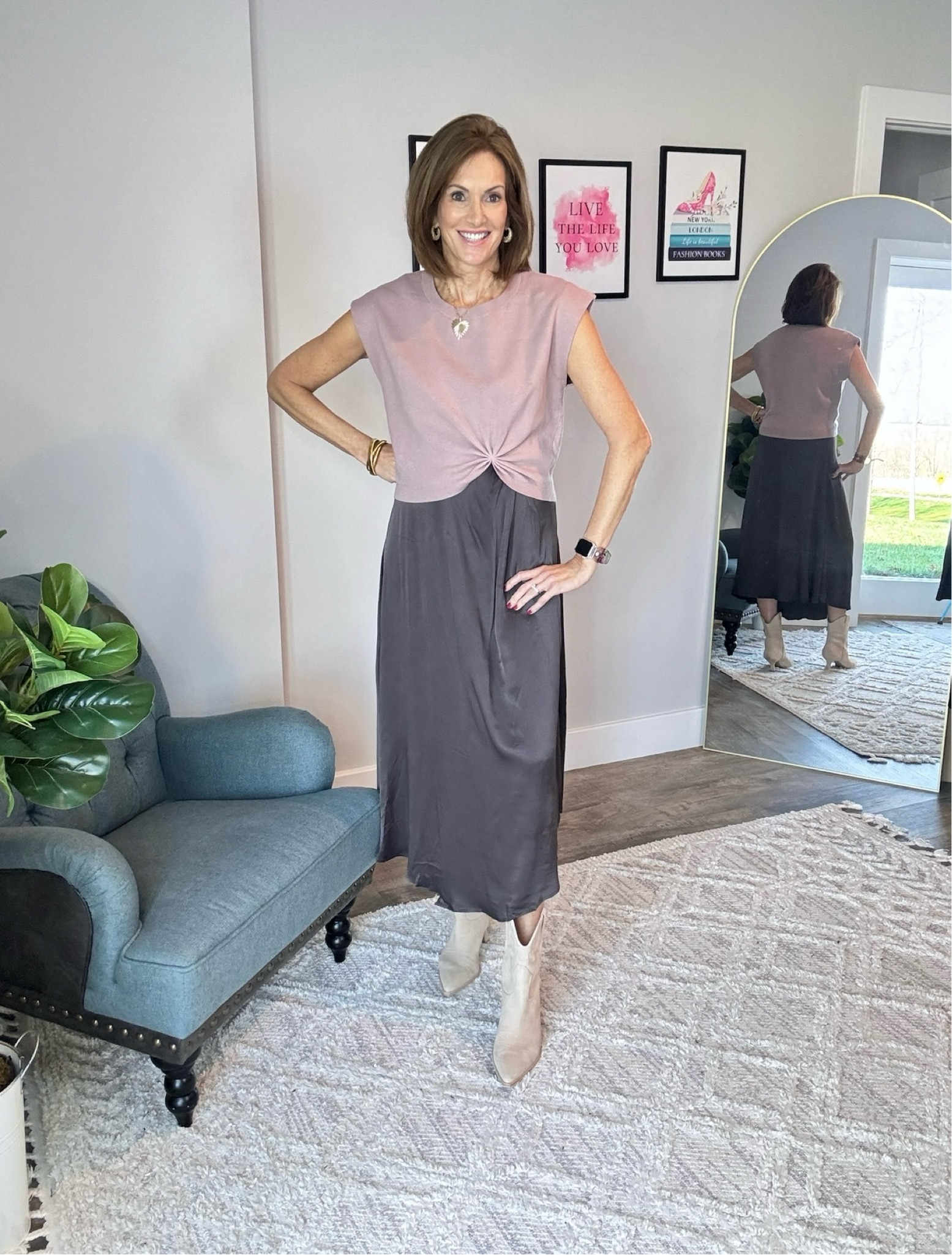 This dress set is the cutest for any holiday parties! I am loving this outfit 🙌🏼

Style tips - Outfit inspo - Mom looks - Dress - Anthropologie dress 

#LTKShoeCrush #LTKStyleTip #LTKSeasonal