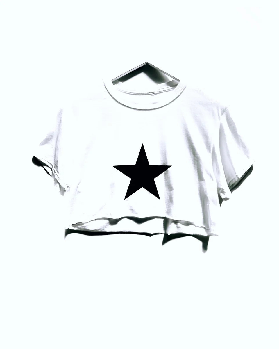 Cropped Crew / White Black Star | MYRRHE
