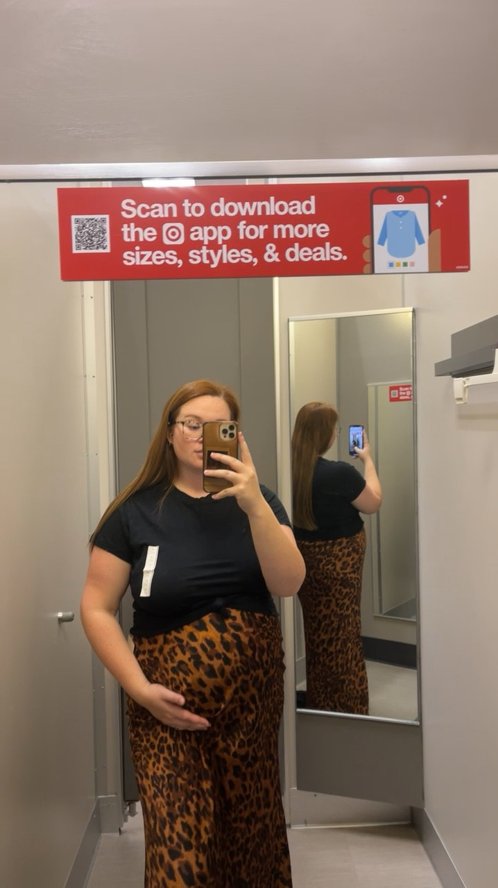 Viral Target skirt is bump friendly and so so cute! Wearing my regular size XL and still have plenty of stretch!

#LTKFindsUnder50 #LTKBump #LTKPlusSize