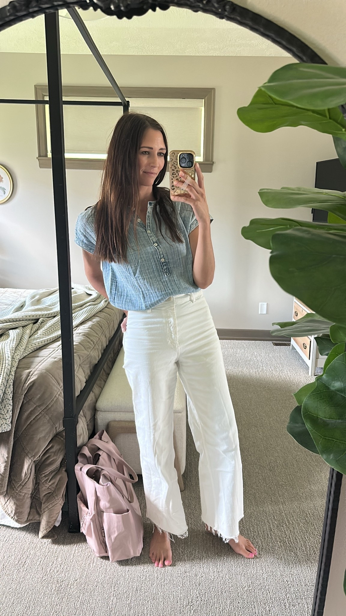 Faherty shirt
White high waisted jeans
Work outfit


#LTKWorkwear