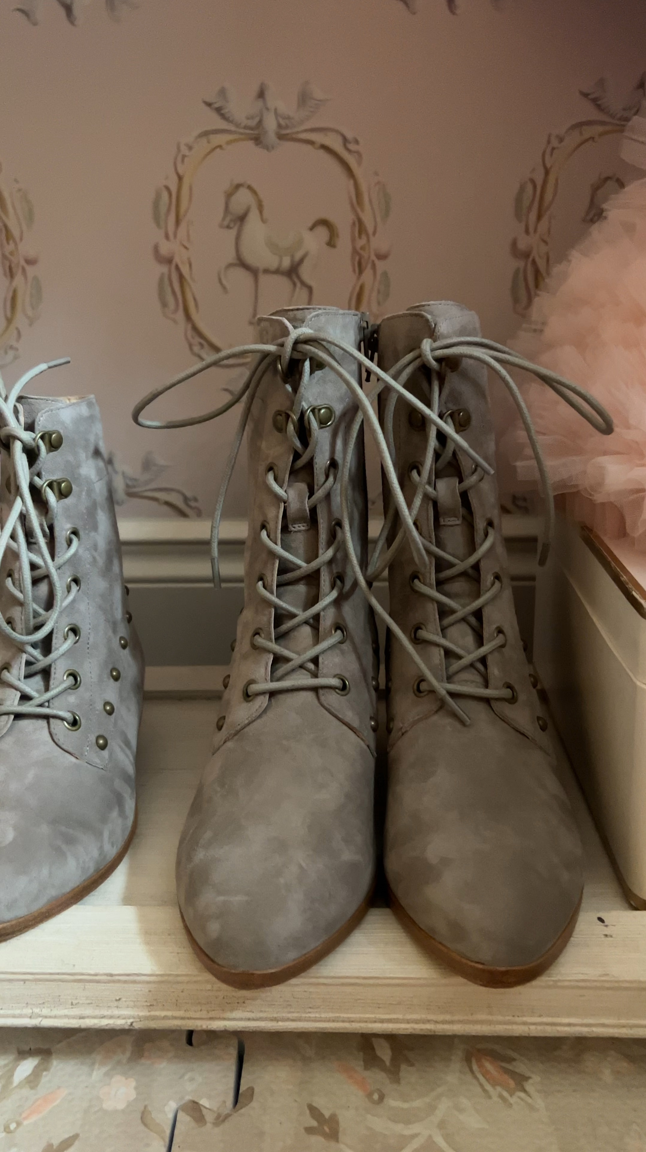 Gorgeous autumn boots that come in mini sizes too! Discount code 15LAURENHADALITTLELAMB

#LTKSeasonal #LTKFamily #LTKVideo