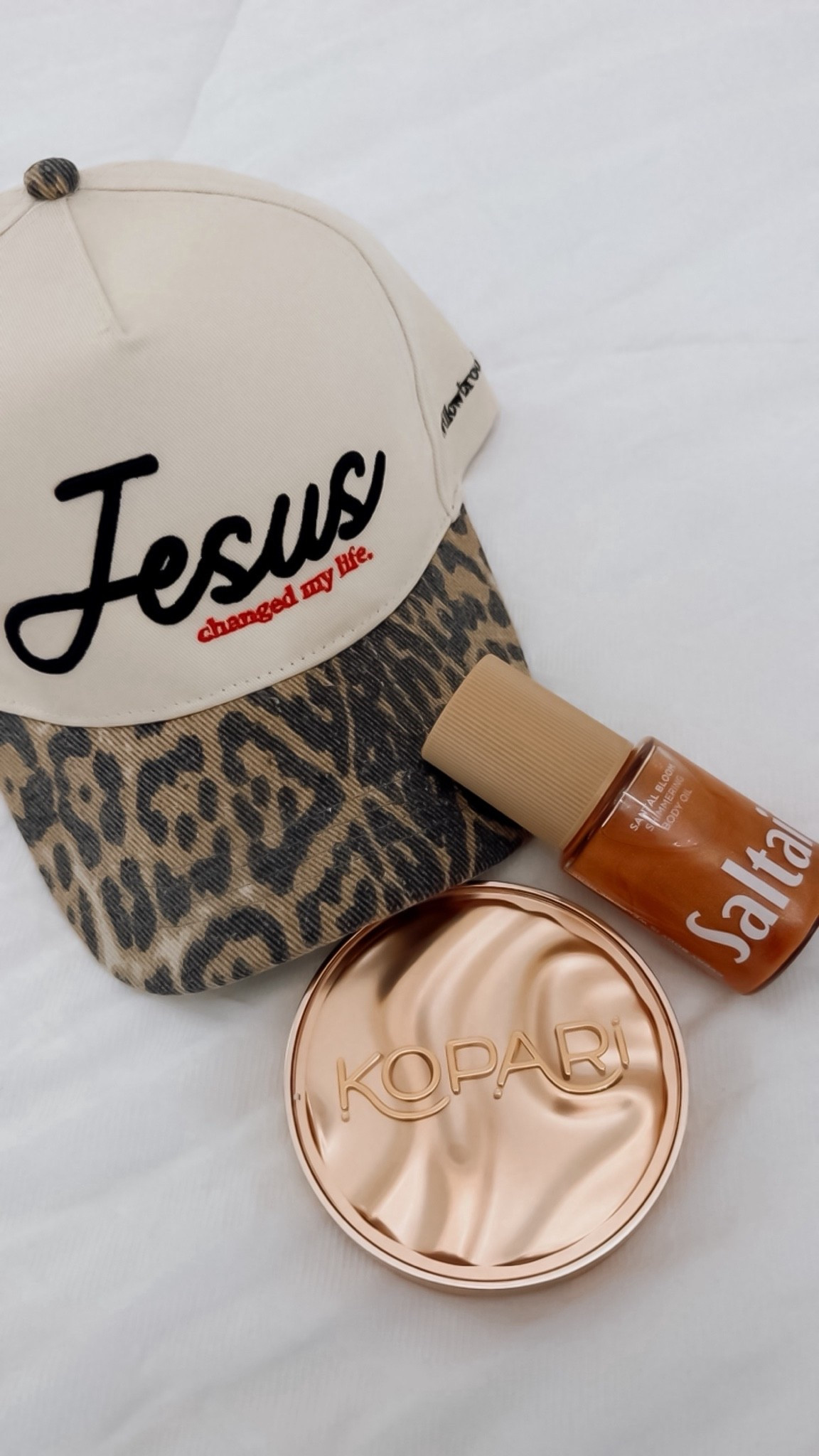 Sharing a few of my current must-haves! 

Faith that grounds me, beauty favorites that make me feel confident, and a little shimmer because every season deserves a glow. 

#SummerFavorites #BeautyFinds #LTKCreator

#LTKselfcare