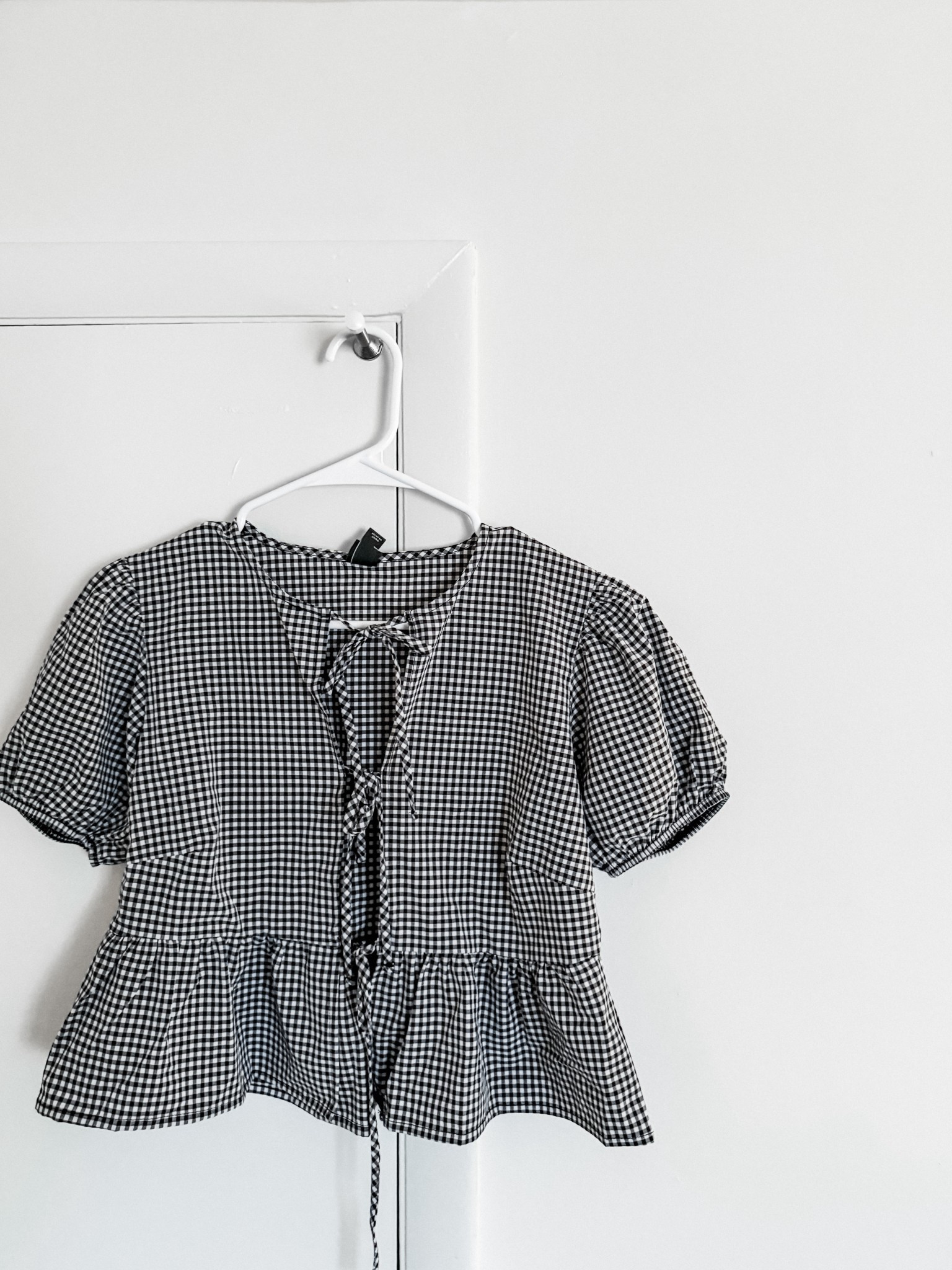 grabbed a few new shirts at target the other day for spring, this one might be my fav! it’s so flattering 🖤 I got it in white as well!
#targetfinds #springfashion #blouse #petitefashion #springoutfit #springootd

#LTKPetite #LTKSeasonal #LTKFindsUnder50