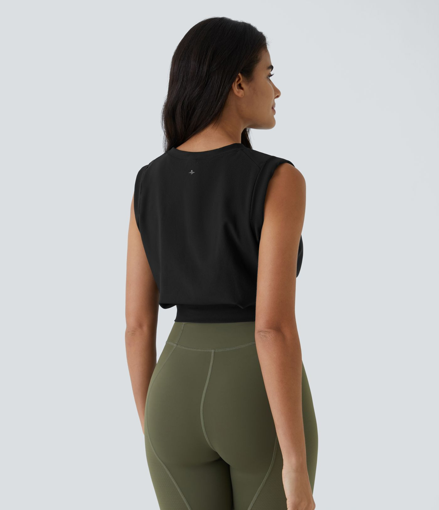 Women\u2019s Patitoff\u2122 Flow Pet Hair Resistant Crew Neck Sleeveless Cropped Yoga Tank Top - ... | HALARA