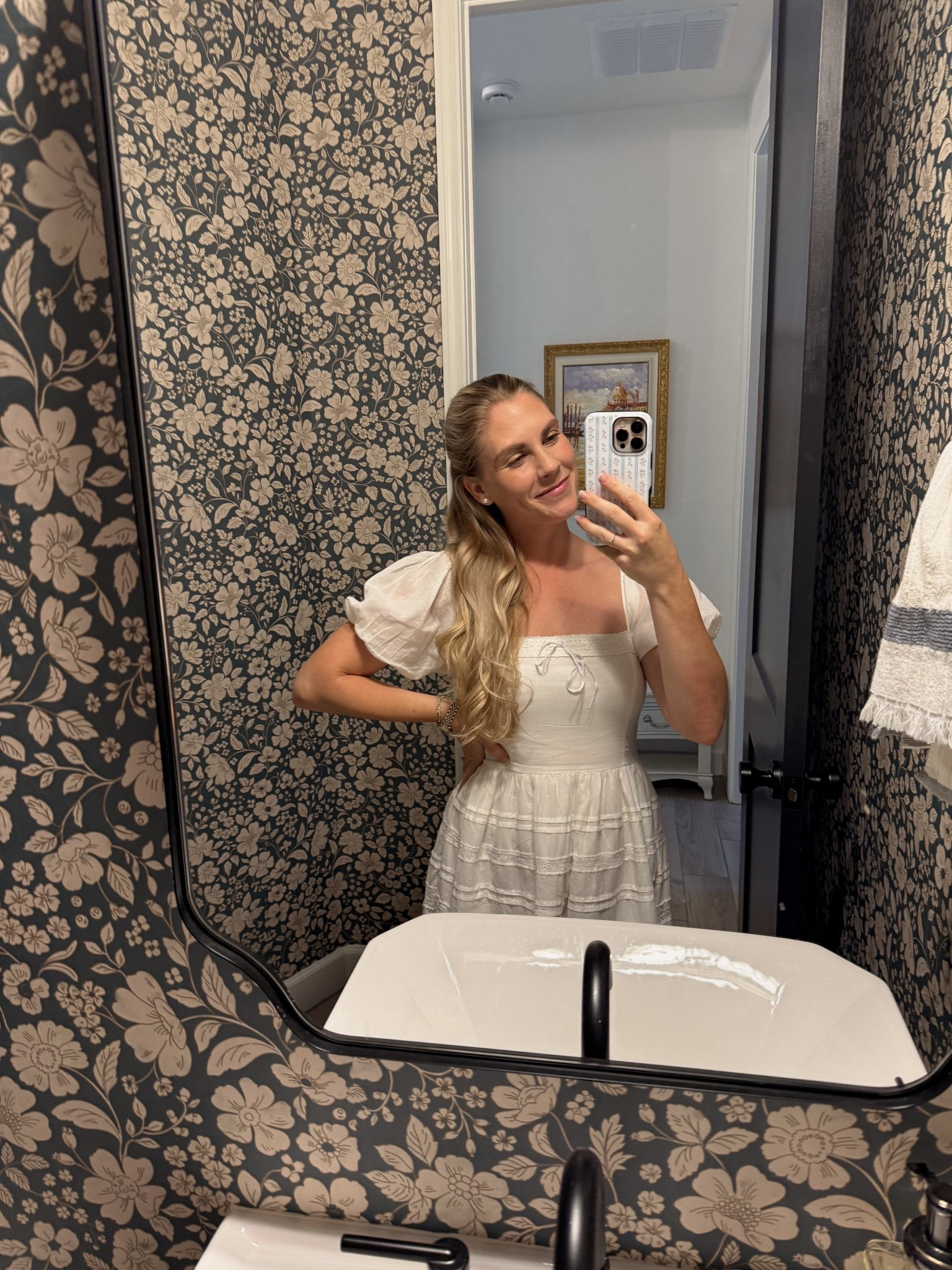 Newborn family photo dress 🤍 




#LTKSaleAlert #LTKmomlife #LTKgrwm