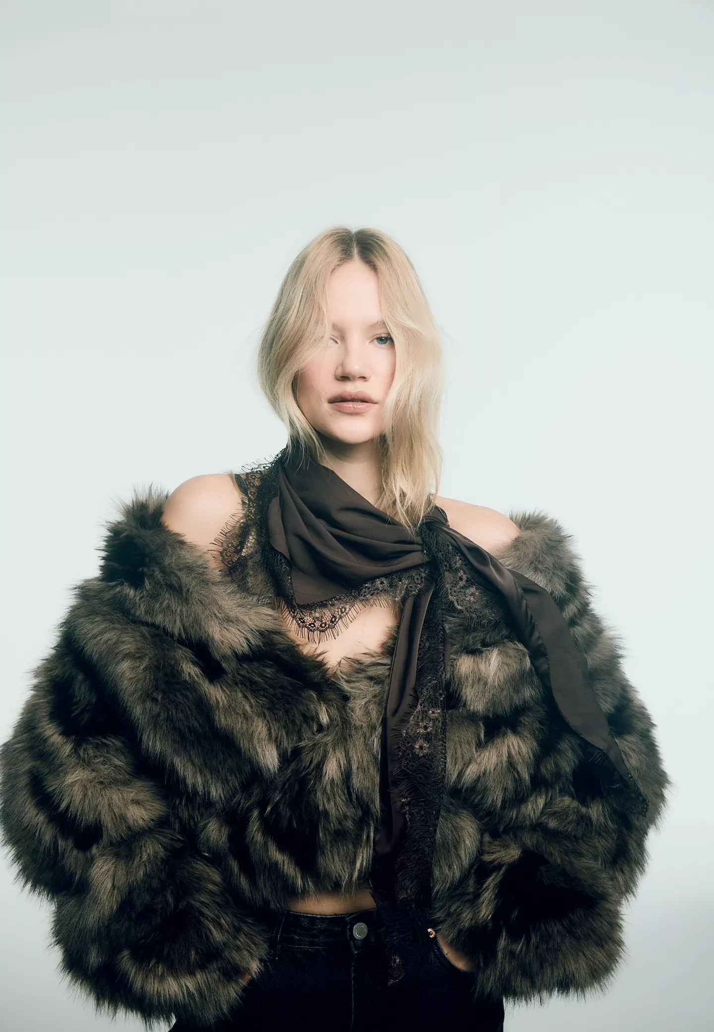 Lace Pareo - Women's Neckerchiefs and scarves | Stradivarius United Kingdom | Stradivarius (UK)