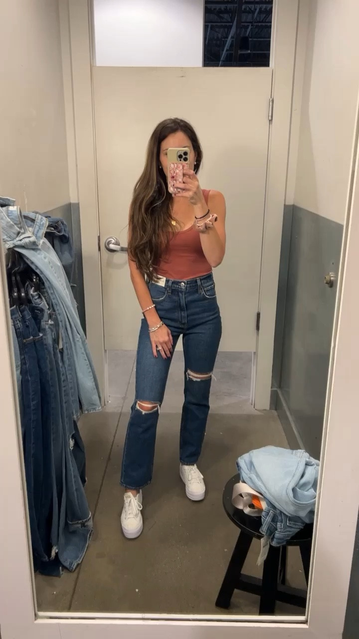 Abercrombie denim sale ; Abercrombie jeans on sale ; Abercrombie high rise jeans ; Abercrombie straight ankle jeans ; casual outfit ; back to school jeans 

#LTKBacktoSchool #LTKFind #LTKSeasonal