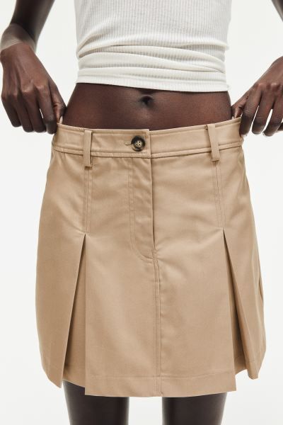 Pleated Twill Skirt - Regular waist - Short - Beige - Ladies | H&M US | H&M (US + CA)