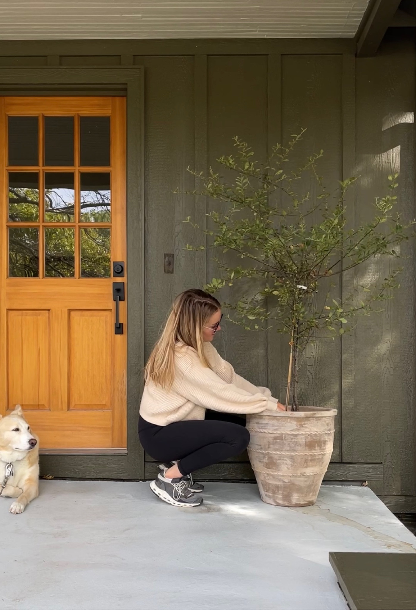 OOTD // Mango sweater // lululemon leggings 

#LTKfit #LTKshoecrush