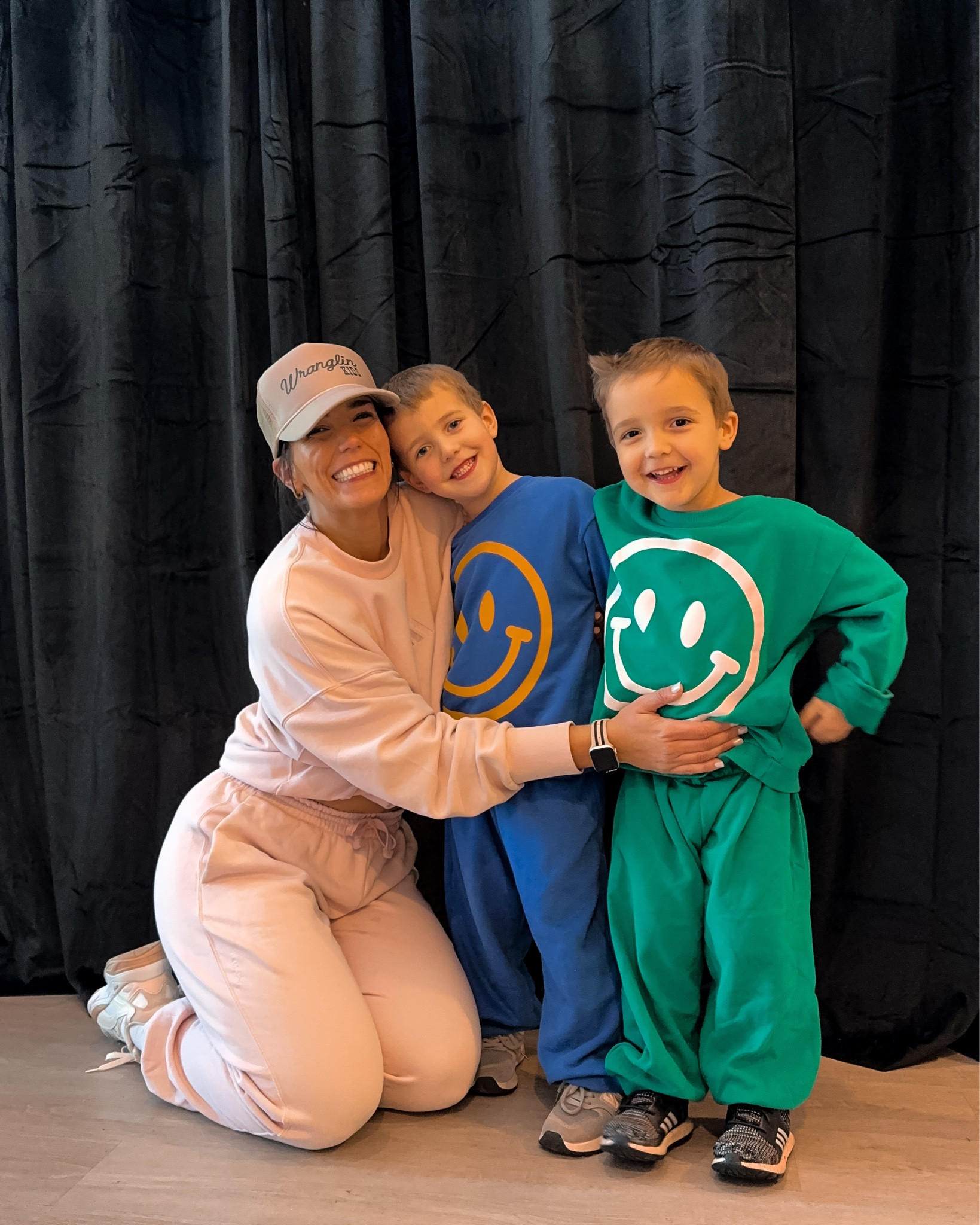 sweatsuit Saturday family day 

#LTKFindsUnder50 #LTKMidsize #LTKSaleAlert