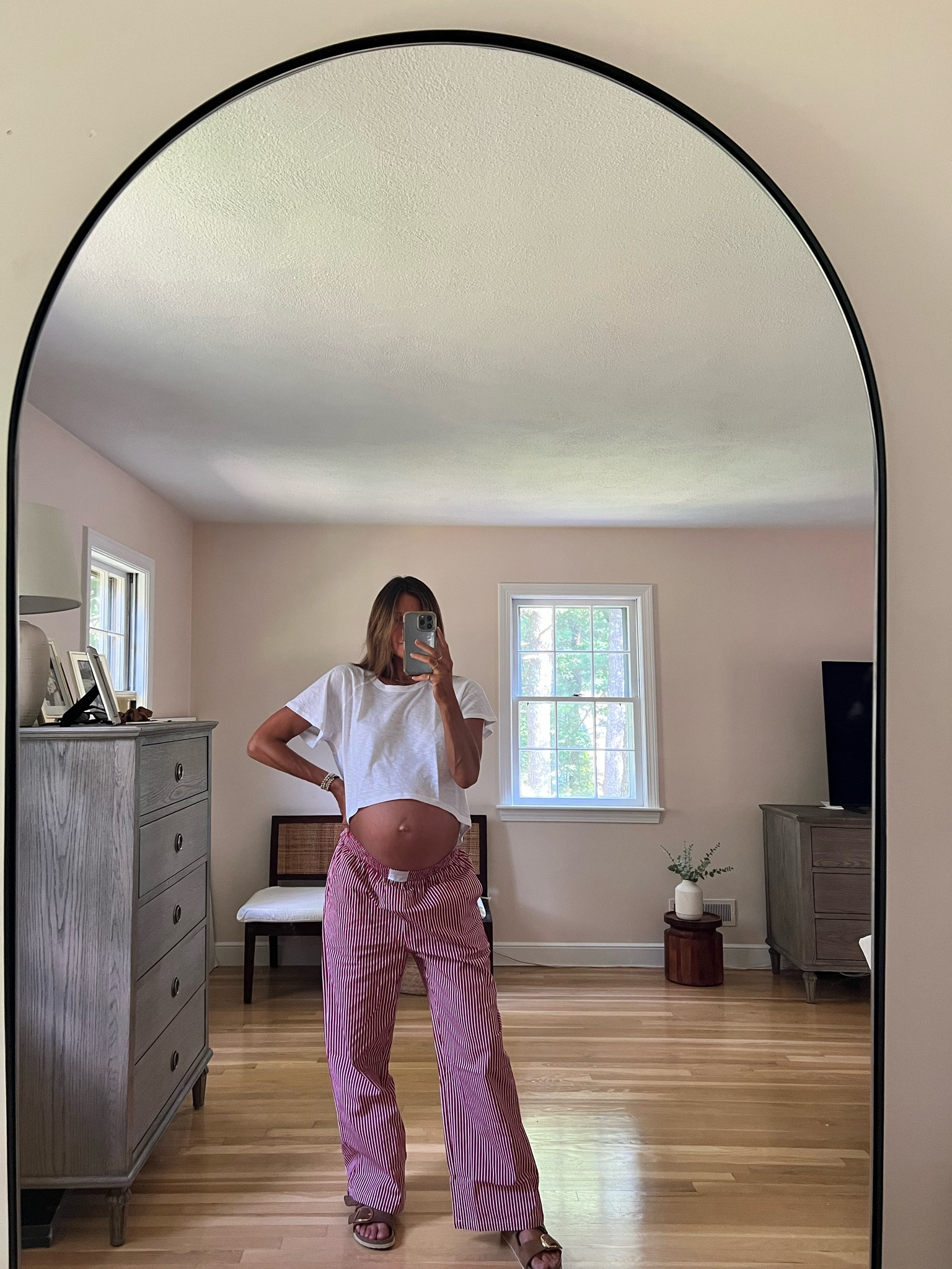 monday comfy fit at 33 weeks pregnant 💫🙏