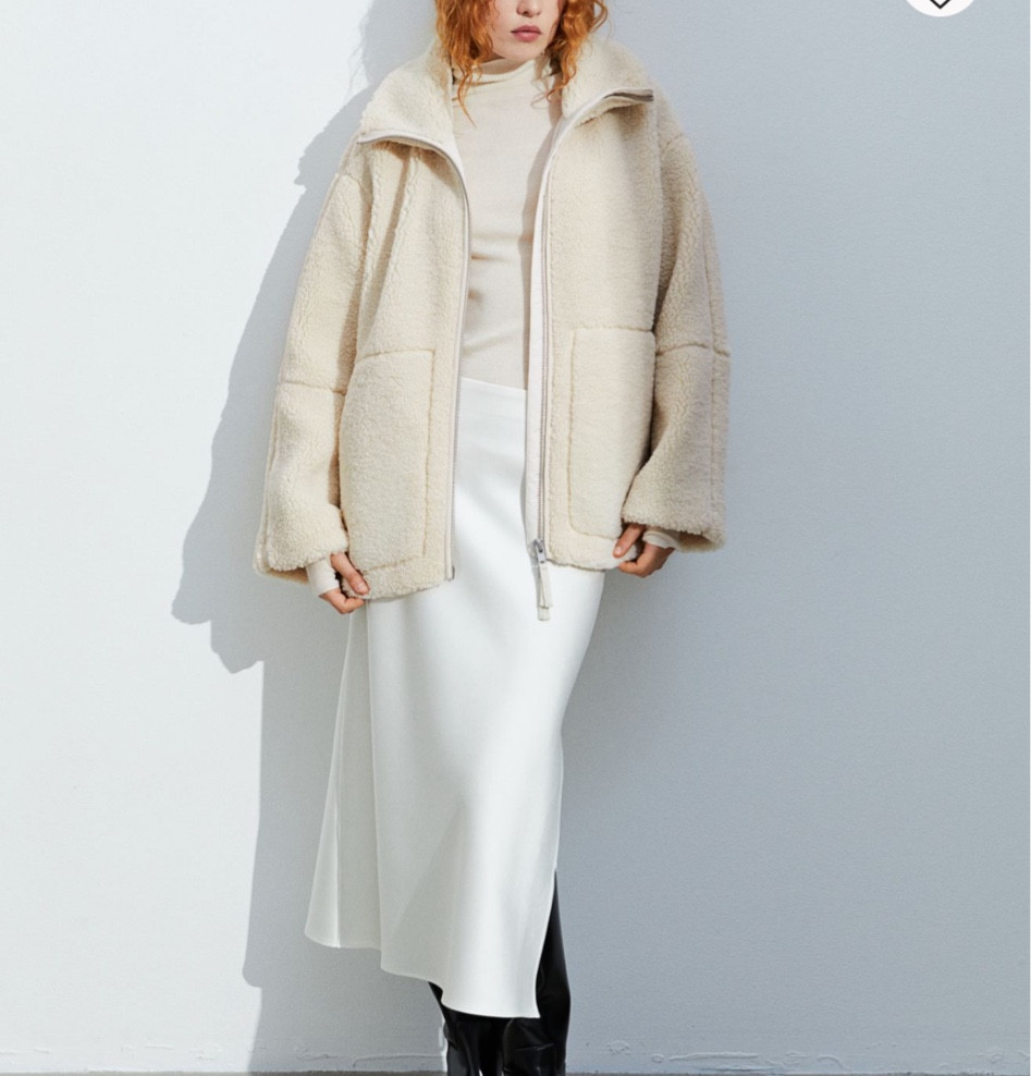 H&M teddy jacket 

#LTKFind #LTKSeasonal