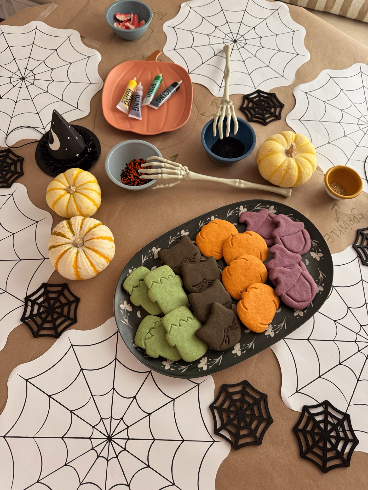 halloween cookie decorating 🕷️🎃

#LTKHalloween #LTKKids #LTKFamily