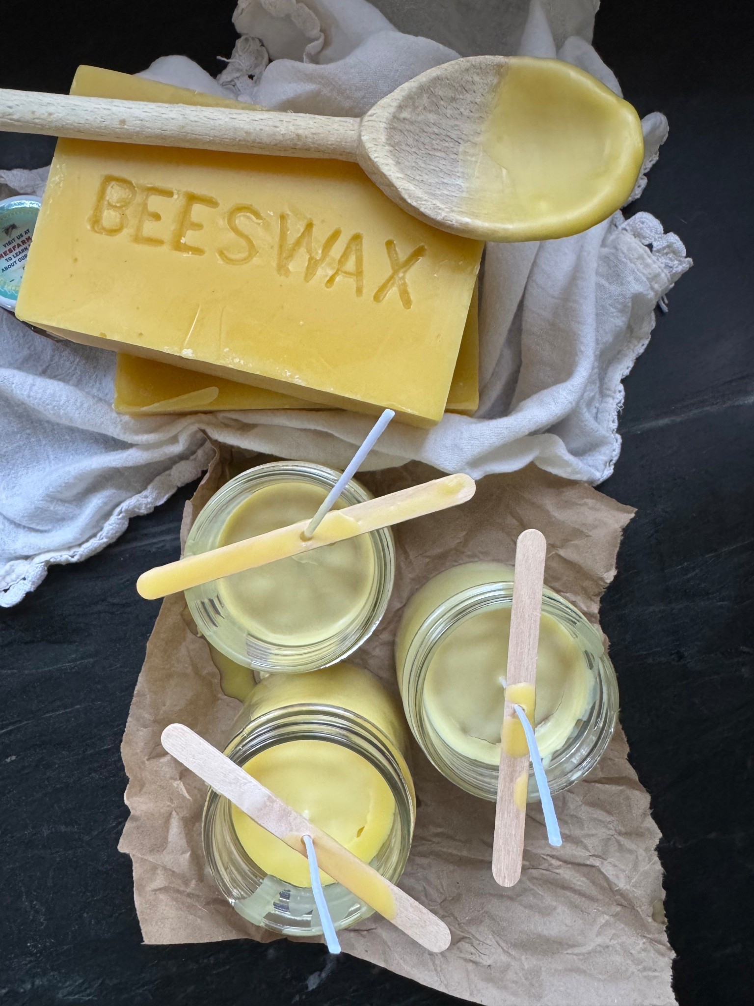 I’ve really enjoyed making pure beeswax candles lately - it’s a clean burn, chemical free, eco-friendly, and a natural way to enjoy lighting candles. And it’s so easy! I’ve pulled together all you need to make your own too 💛 🐝