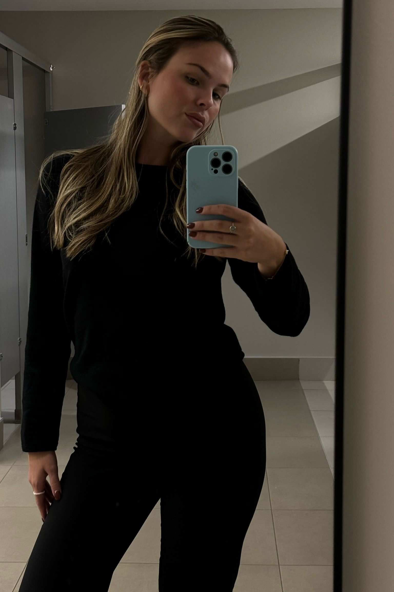 My new favorite work sweater
#workoutfit #workinspo #crewneck #sweater 


#LTKStyleTip #LTKFindsUnder100 #LTKWorkwear