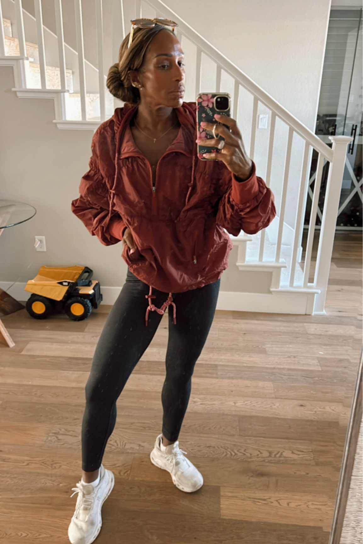 Fall is coming! Finally got to put on a windbreaker today!! Obsessed with the fit of this and the color! Wearing a xs 

#LTKFitness #LTKActive #LTKStyleTip