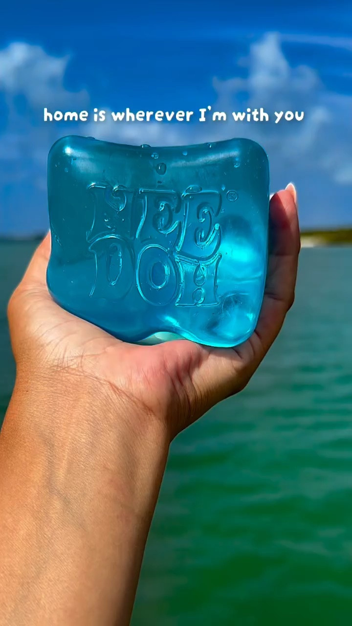 🩵Ocean Breeze, Stress Free & right where I need to be 🌊💦 @needohofficial 
#needoh #needohs #boatday #stressball #squishyasmr