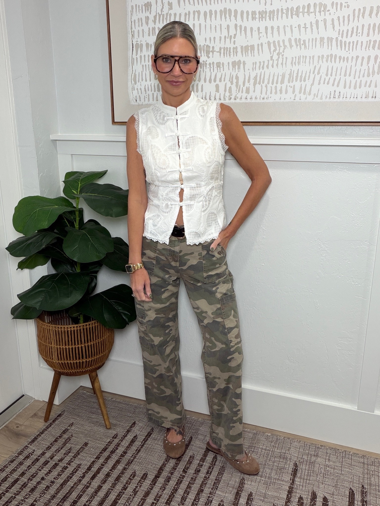 A little feminine with an edgy twist! This lace SHEIN top paired with camo cargo pants and stuffed flats from @Walmart make the perfect mix of pretty and cool. An easy way to make everyday basics feel a little more styled!

Sizing:
• Top: SHEIN | Small
• Pants: Walmart | Small
• Shoes: Walmart