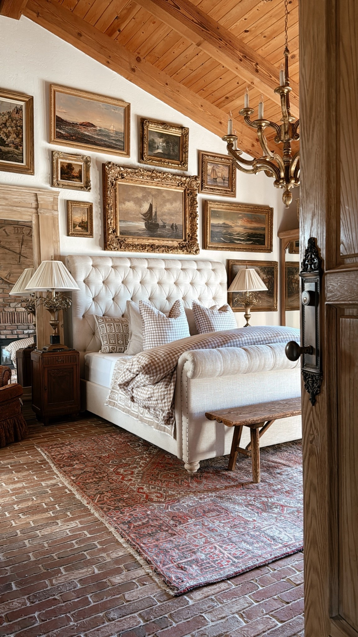 @Quince is one of my fave places to shop! Affordable bedding, made with premium materials like linen, cotton, velvet, and so much more! #QuincePartner 