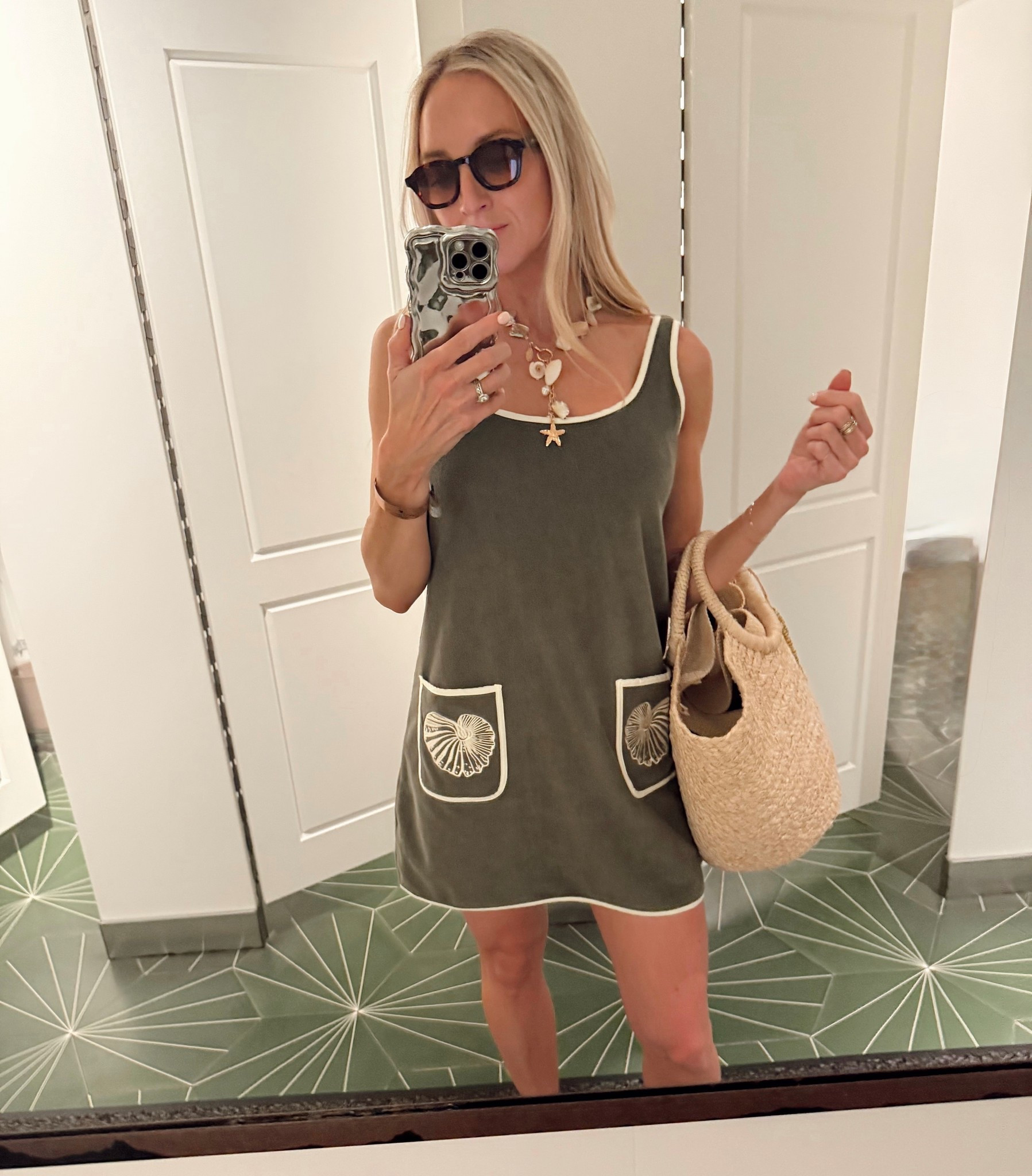 Miami swimwear look!  Love this cover up and the bikini underneath is amazing!

Resort wear / beach vacation / vacation looks / cover ups / swimwear 