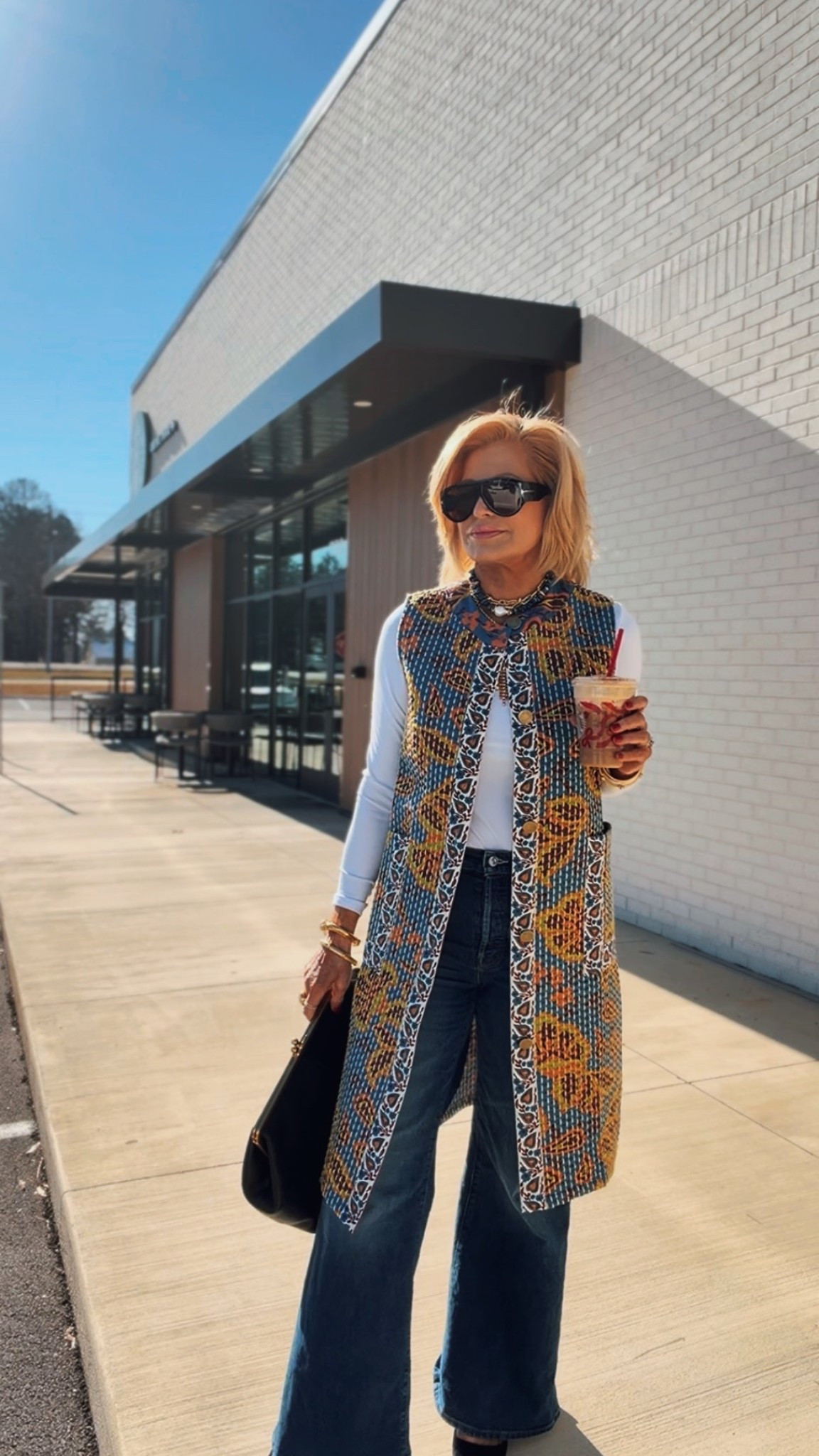 Links are ⬇️ 
Sizes I’m wearing 
Vest/sm
White top/lg
Jeans/28

#LTKmorningroutine #LTKdayinmylife #LTKgrwm