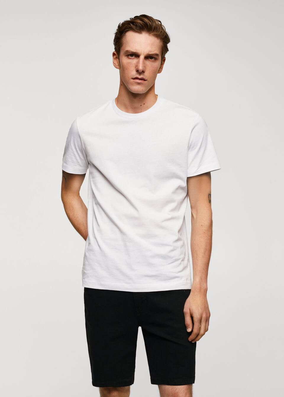 Essential cotton-blend t-shirt -  Men | Mango Man USA | MANGO (US)
