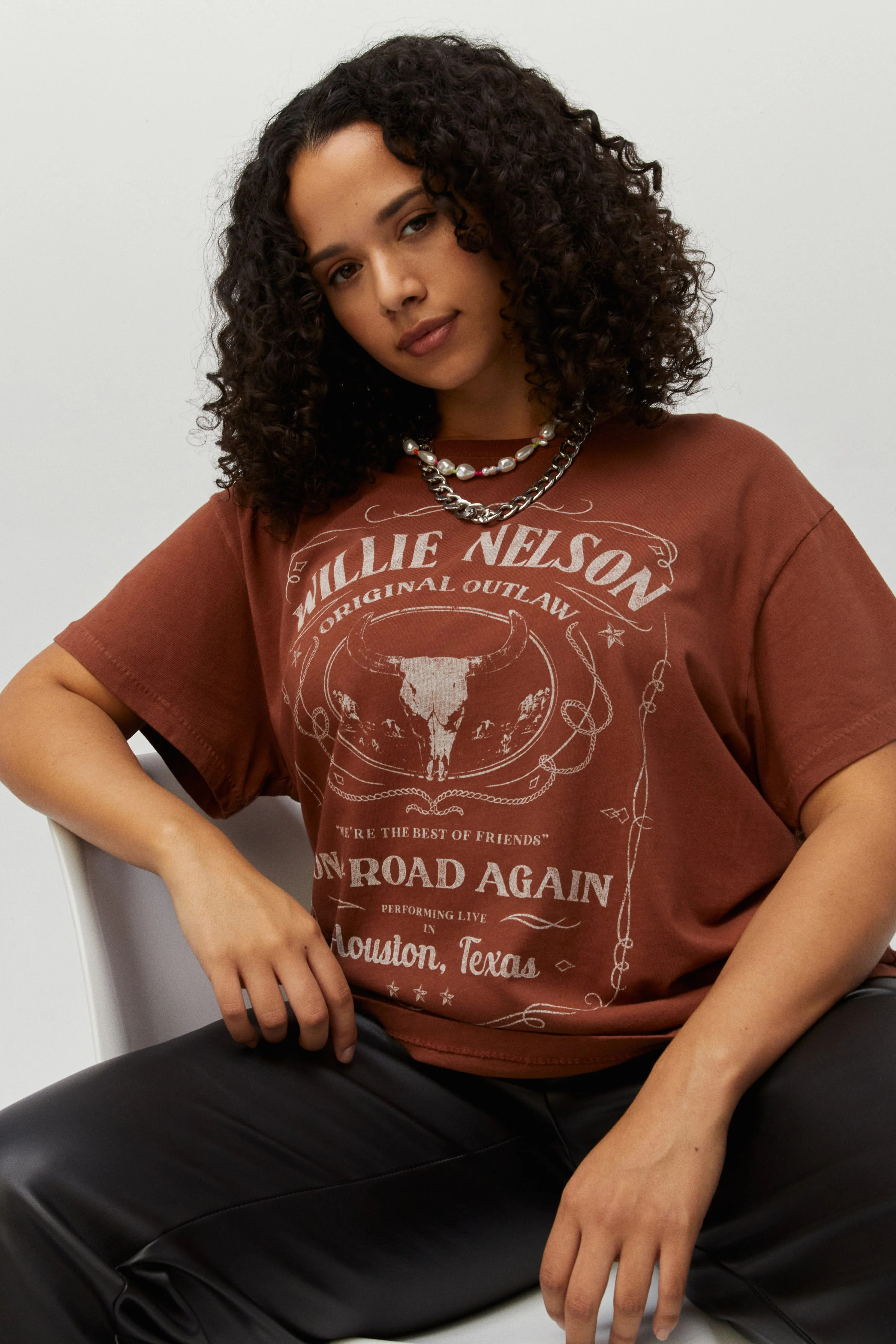 Willie Nelson Whiskey Label Tour Tee ES | Daydreamer