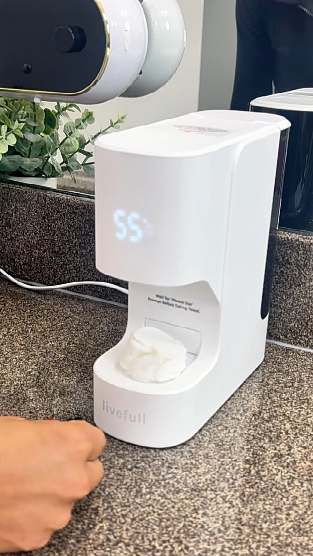 This smart hot face towel heater machine gives you a steamy warm towel in about 10 seconds, just like the hot towels used during luxury spa facials. Instead of using a cold washcloth, this machine heats and moistens your towel automatically so you get a relaxing spa experience at home.

Warm towels are amazing for opening pores before cleansing, loosening makeup, and helping skincare products absorb better. It turns your regular skincare routine into a relaxing self-care moment.

• #beautygadgets
• #skincareroutine
• #spaathome
• #selfcareroutine
• #beautyfinds