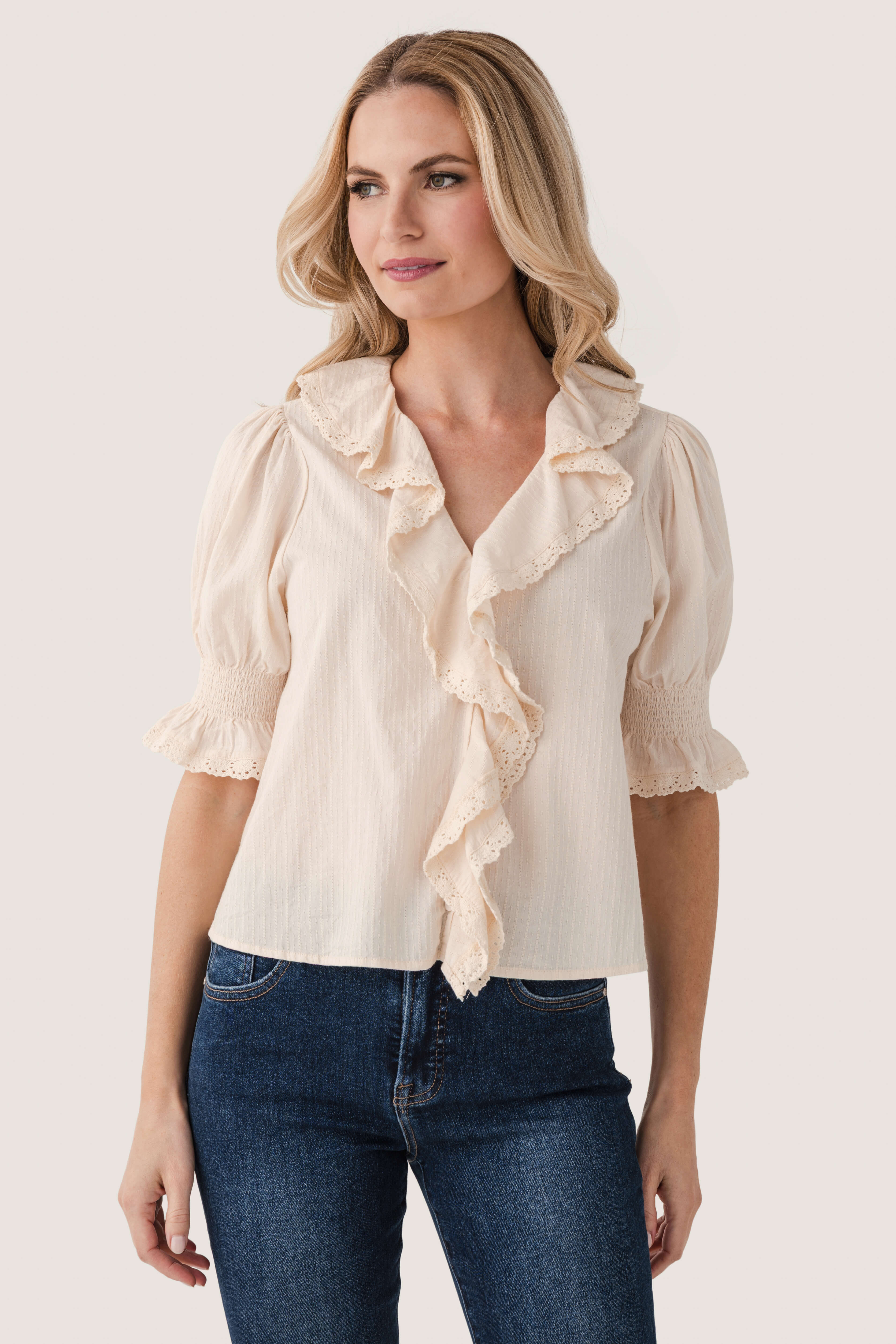 Raisonnel Ruffle Hem Top | Social Threads