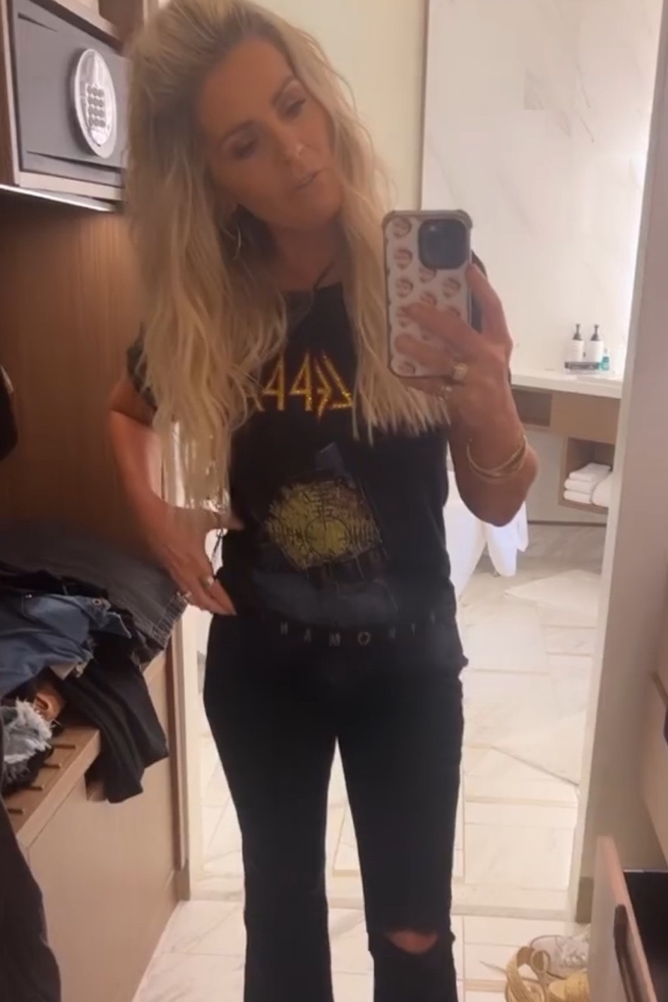 Revolve, sale, denim