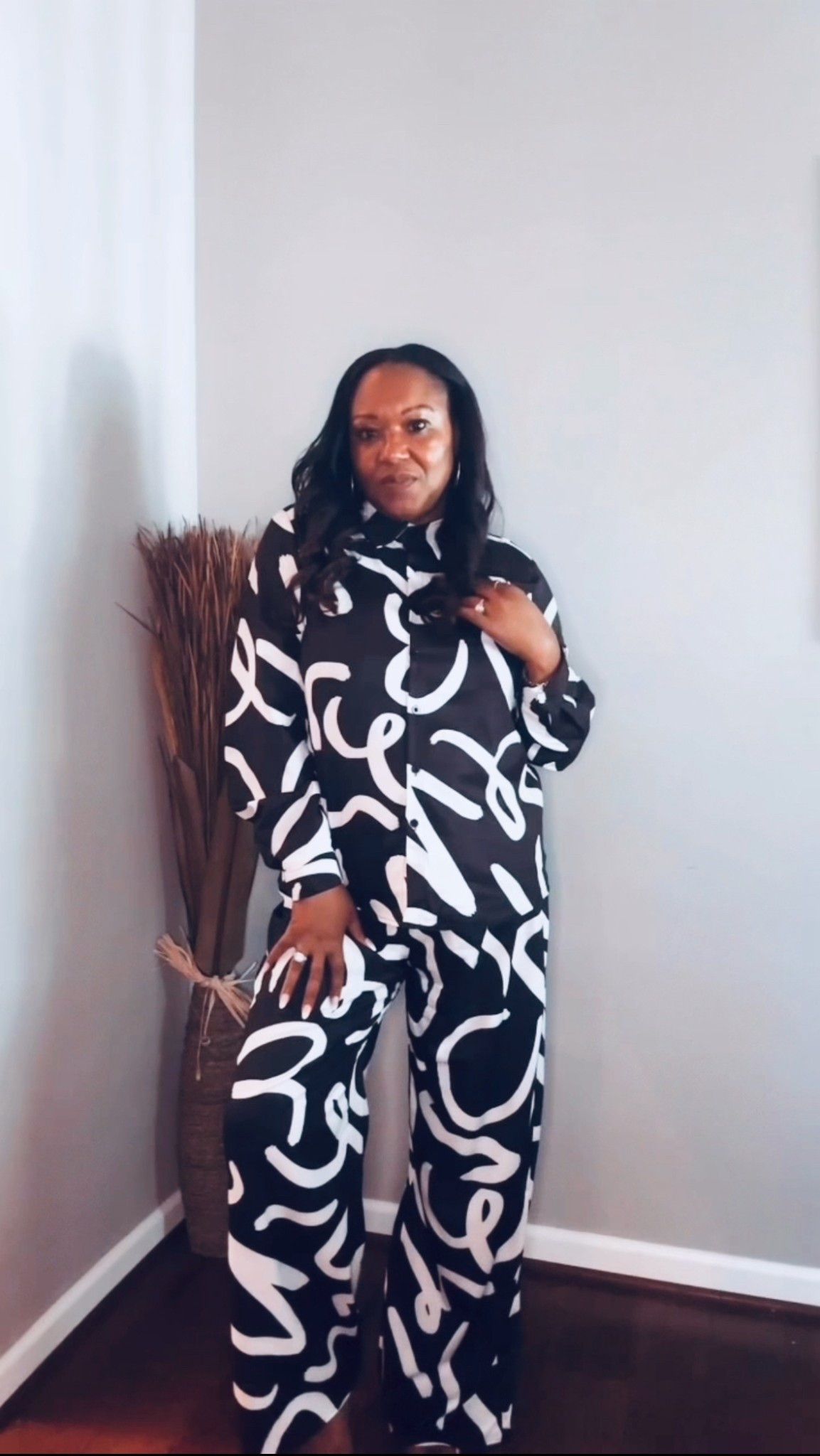 This abstract two-piece is an absolute steal at under $25—available on both Amazon & SHEIN!
Lightweight, stylish, and surprisingly luxe for the price. I’m wearing a size large for reference and the fit is roomy and relaxed.

Style tip: Add slides for a day look or gold jewelry and heels to elevate it for night.

#LTKOver40 #LTKStyleTip #LTKSaleAlert