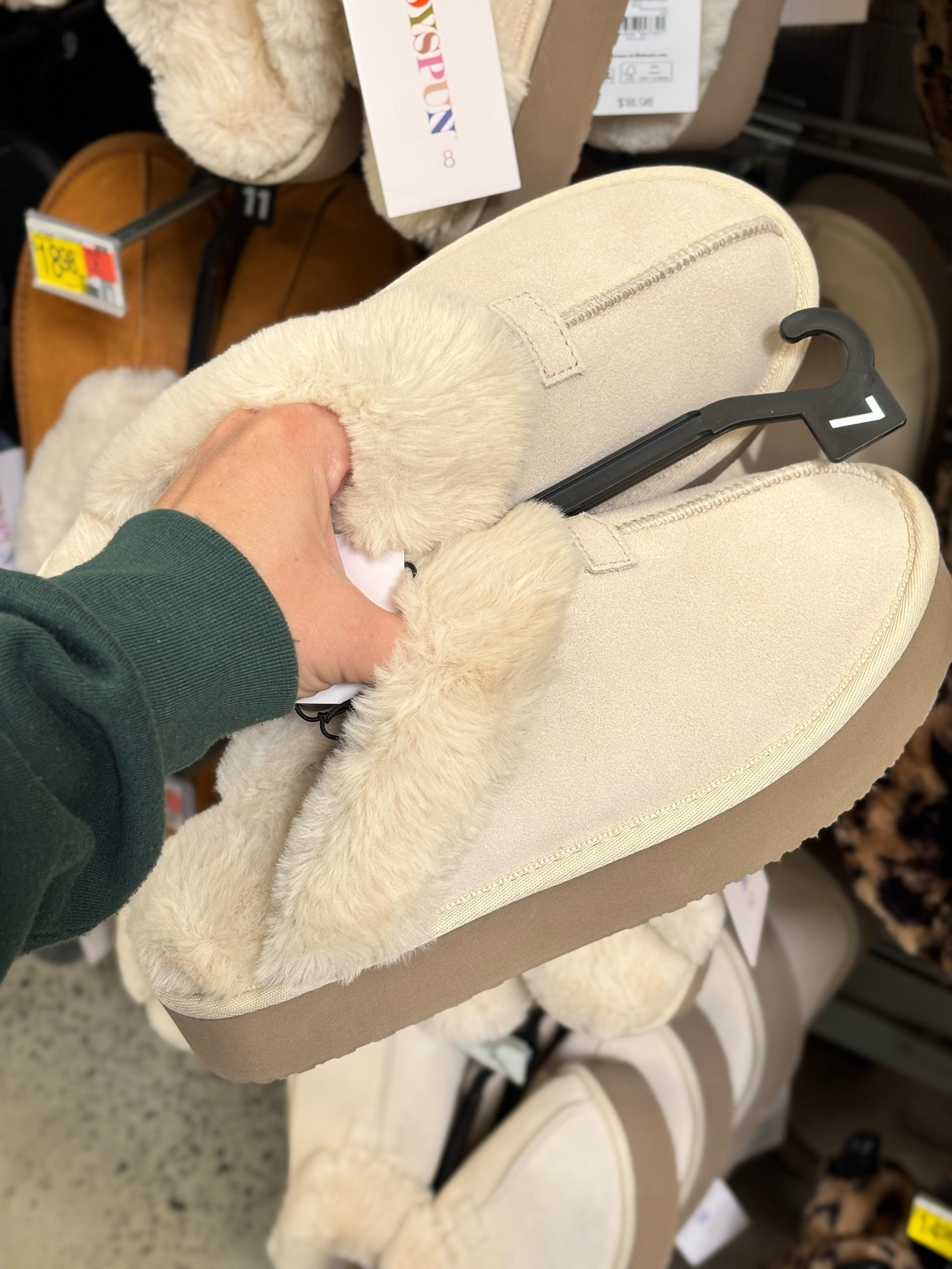 Under $20 Walmart slippers!

Slippers, house shoes, fall shoes, fall casual

#LTKGiftGuide #LTKFindsUnder50 #LTKShoeCrush