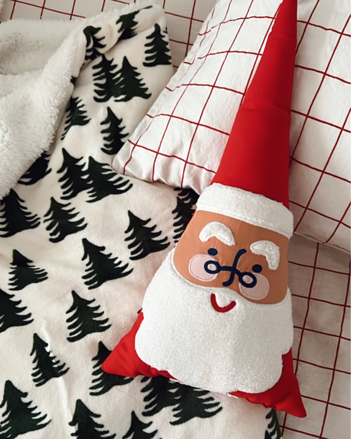 Holiday bedding for my sons room from Target

#LTKSeasonal #LTKHoliday #LTKhome