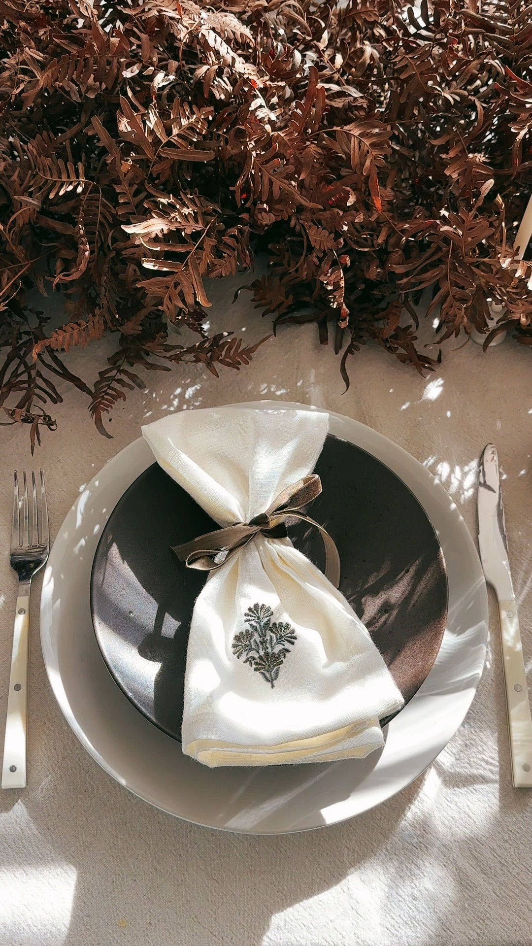 Tablescape details 

#LTKHome #LTKSeasonal #LTKHoliday