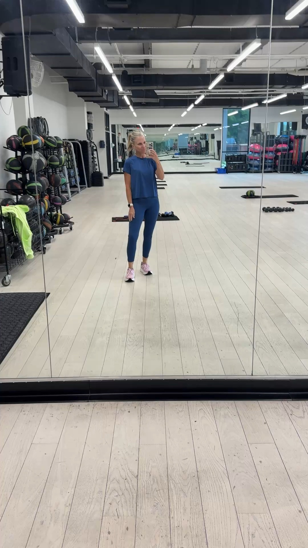 I live a monochromatic workout moment…and having the gym to myself 😂. Use LISAXSPANX for 15% off your first Spanx purchase. Wearing smalls

#LTKOver40 #LTKActive #LTKfitnessgoals