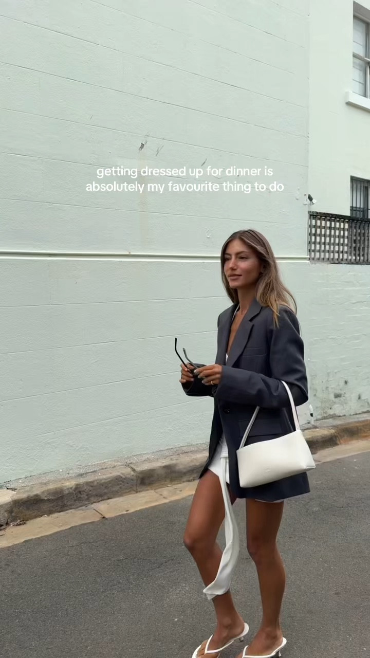 Simple outfit inspo for date night! 
